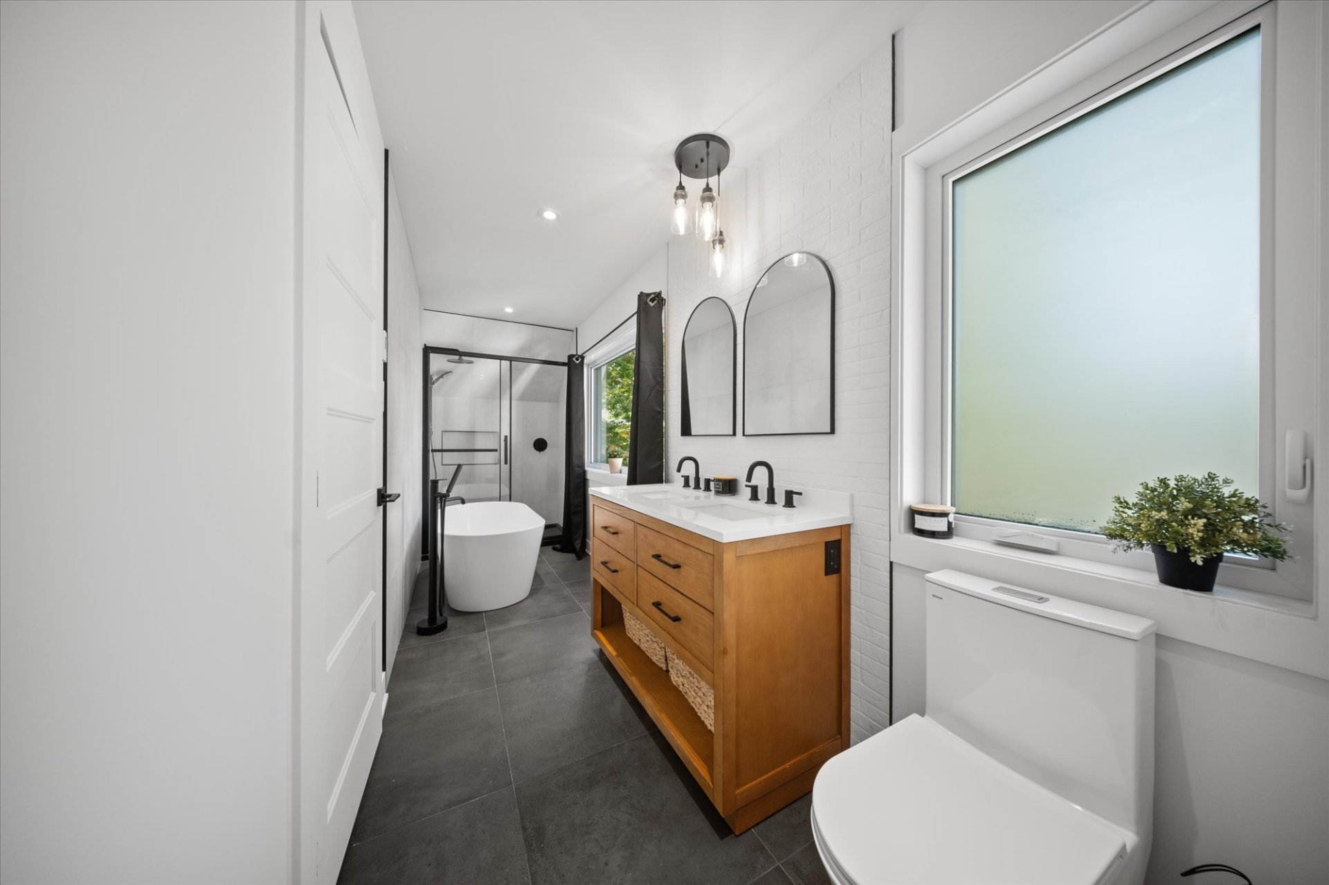 Ensuite bathroom