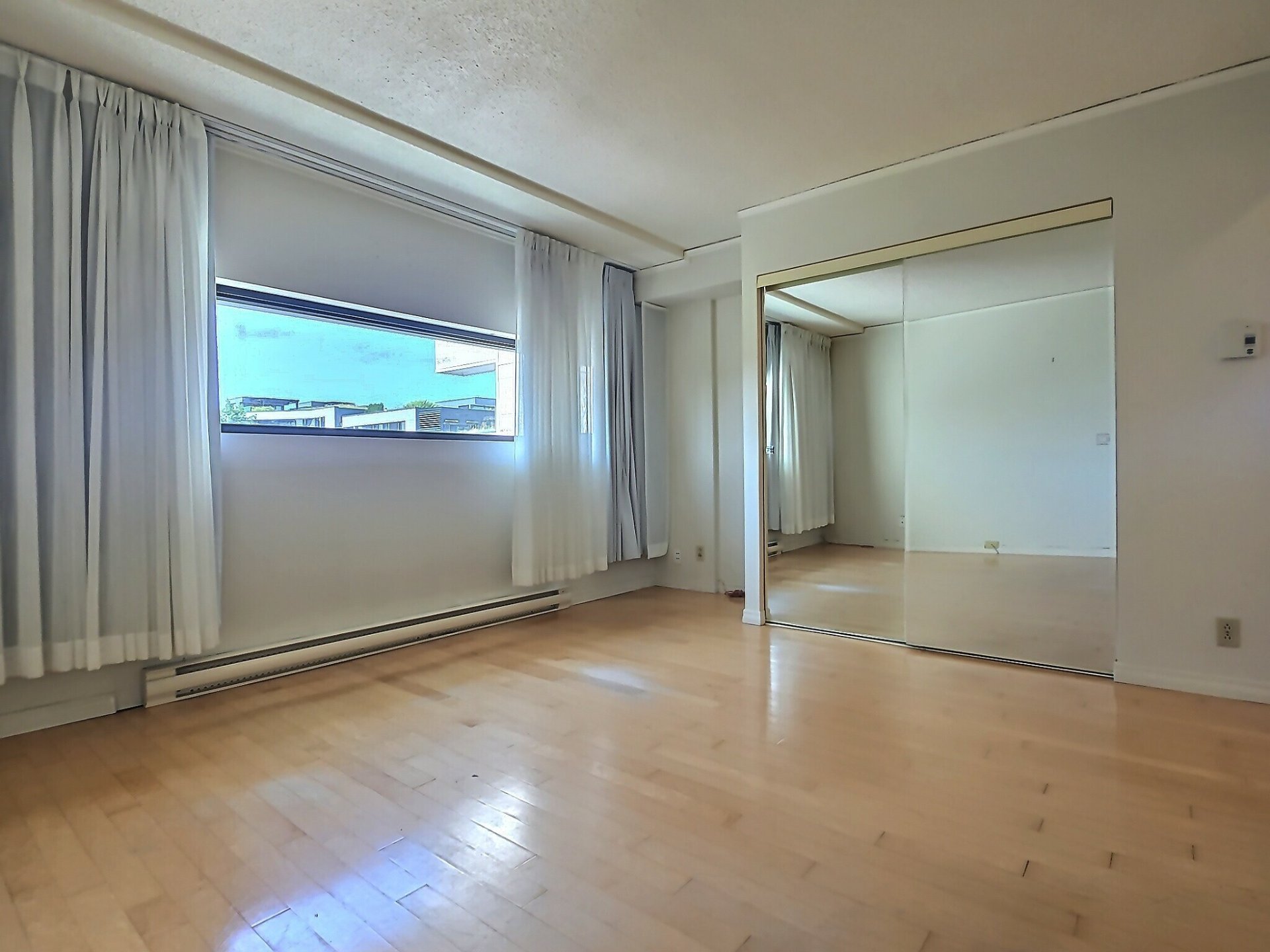 chambre transformée en 2e salon