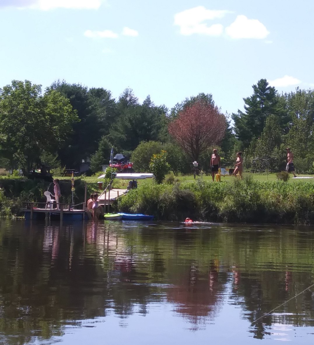 Accès au plan d'eau