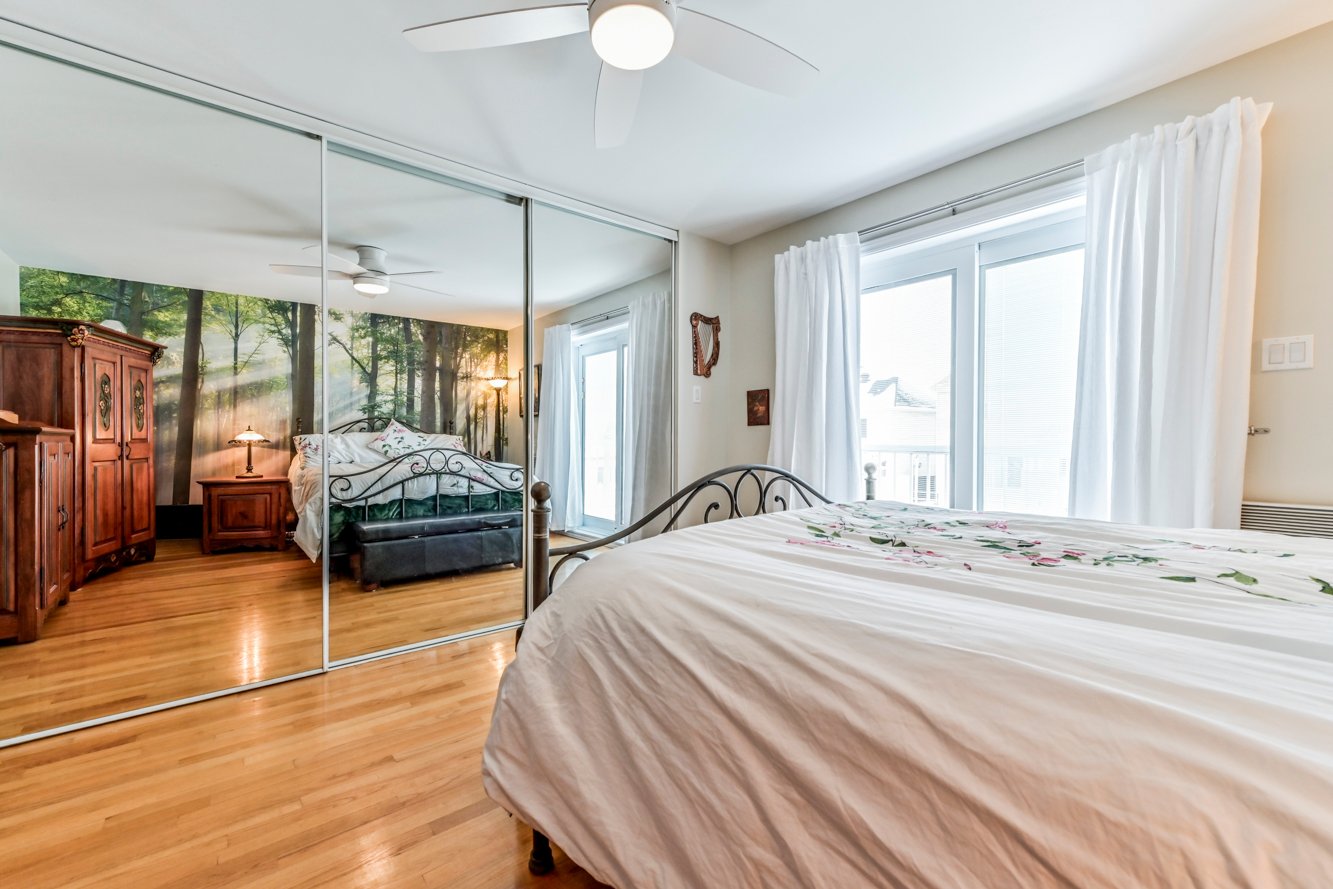 Garde-robe triple très logeable