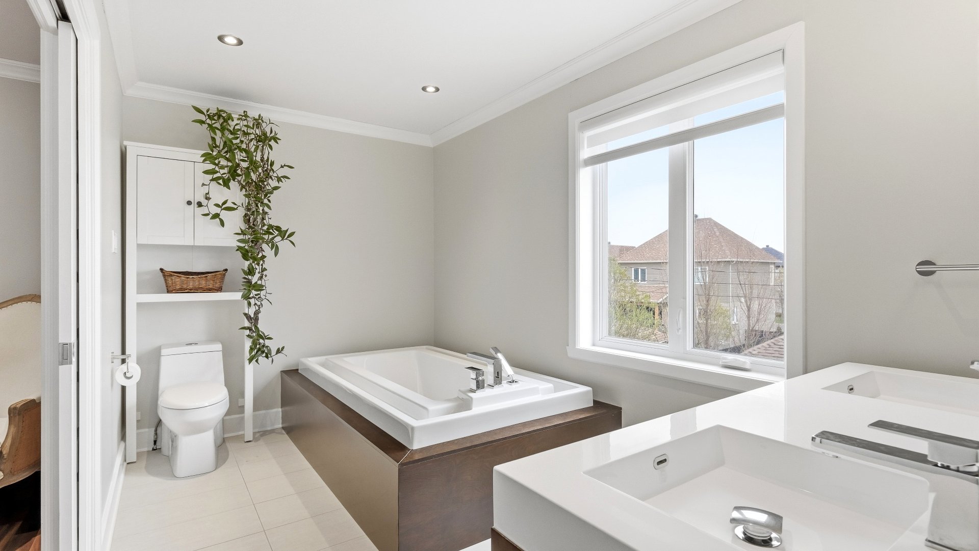 Ensuite bathroom