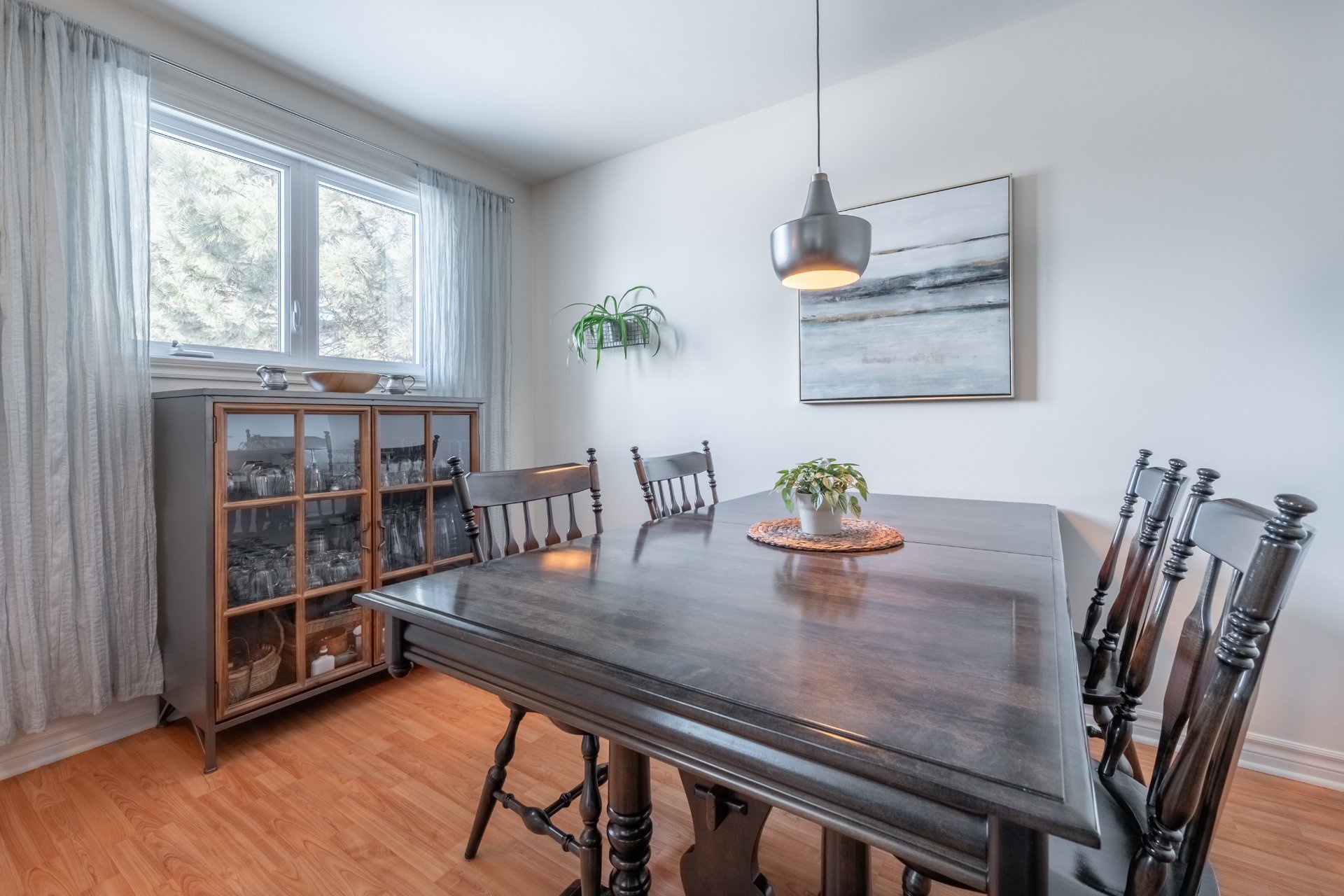 Possibilité 5e chambre ou bureau