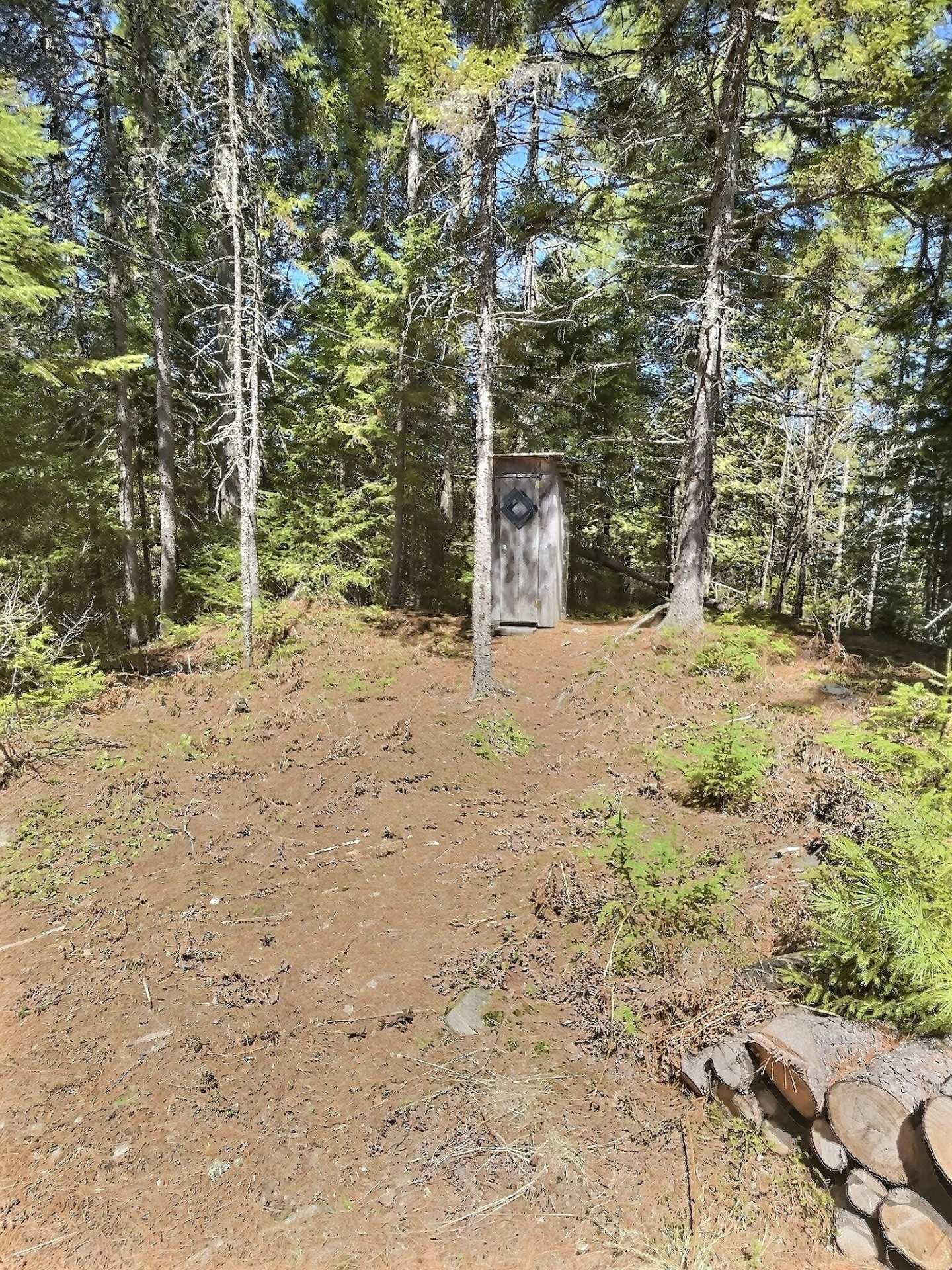 Petite Cabane pour Toilette Sèche