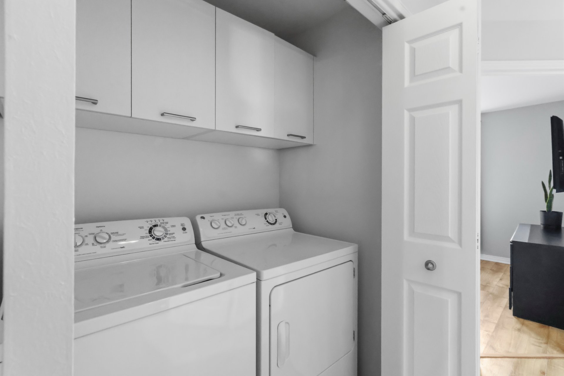 Washer/dryer area