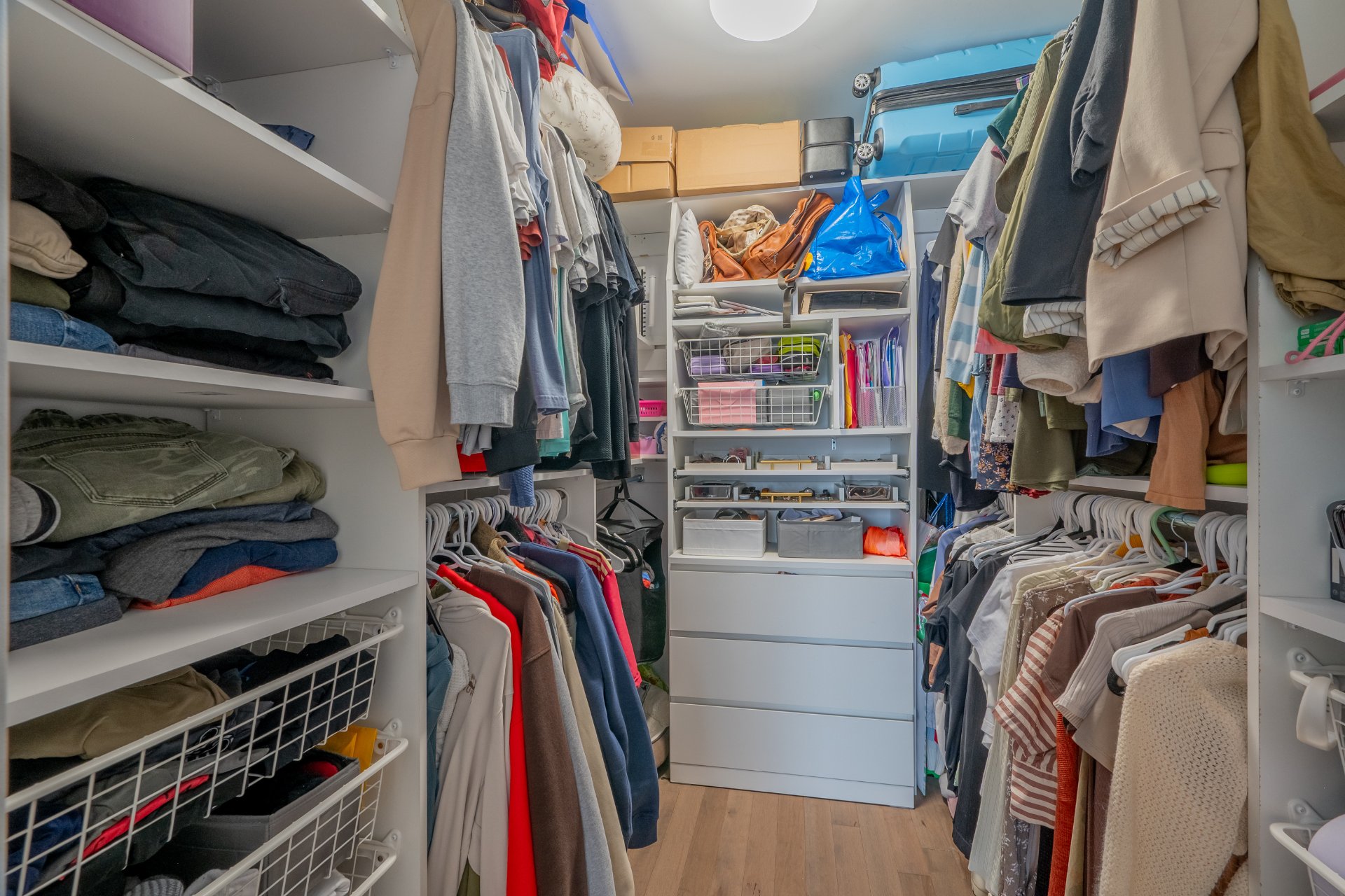 Walk-in closet