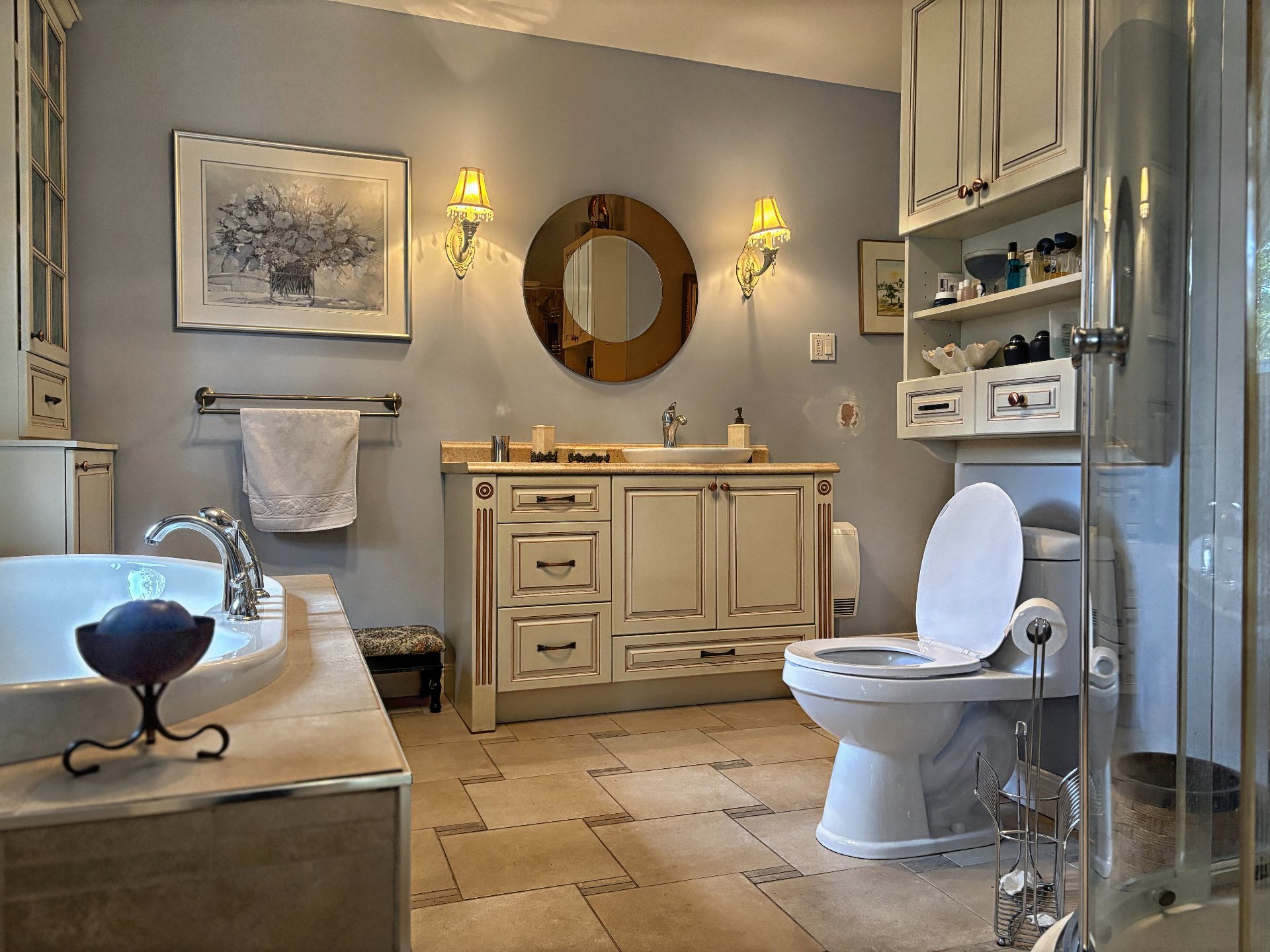 Ensuite bathroom