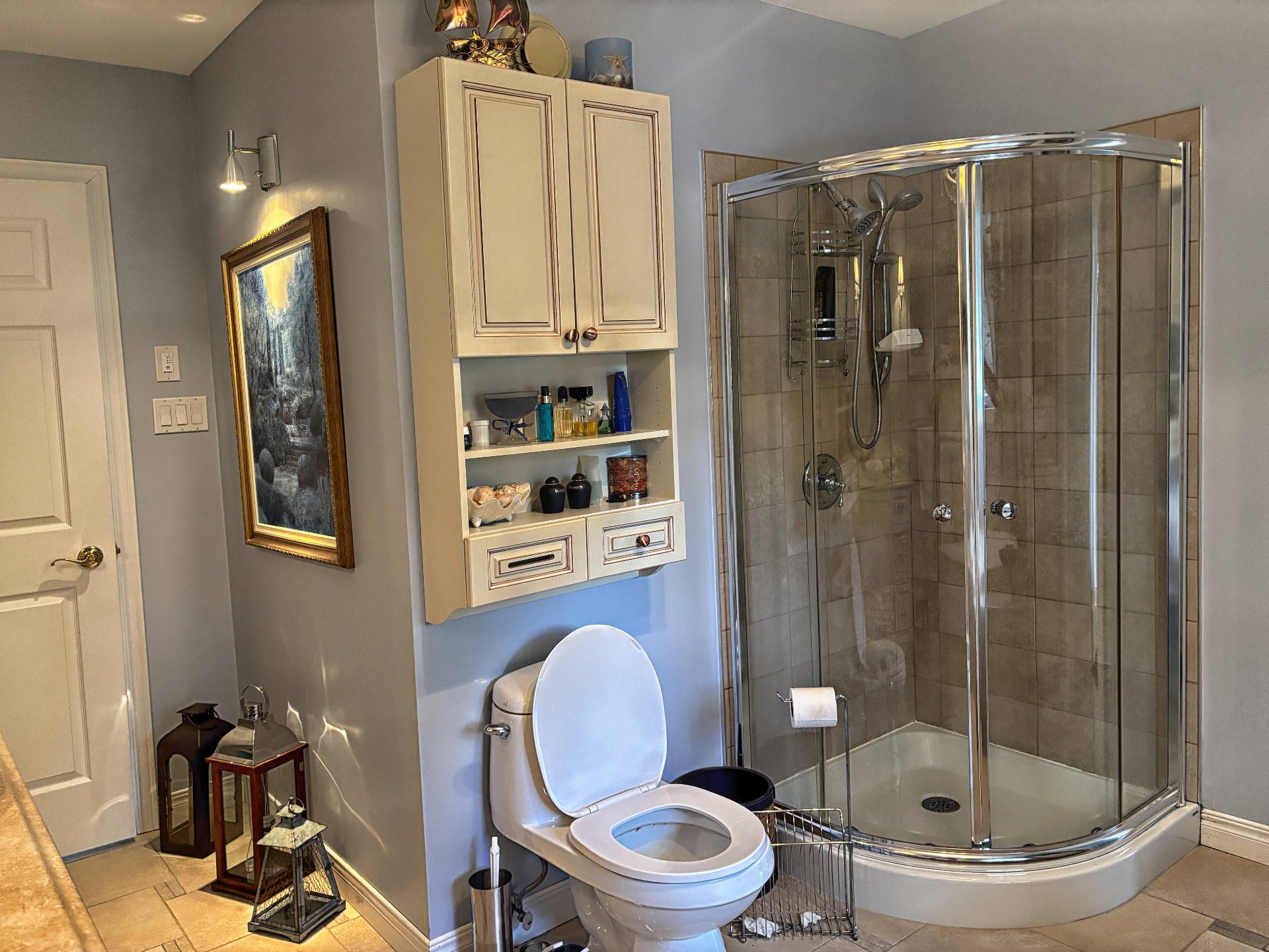 Ensuite bathroom