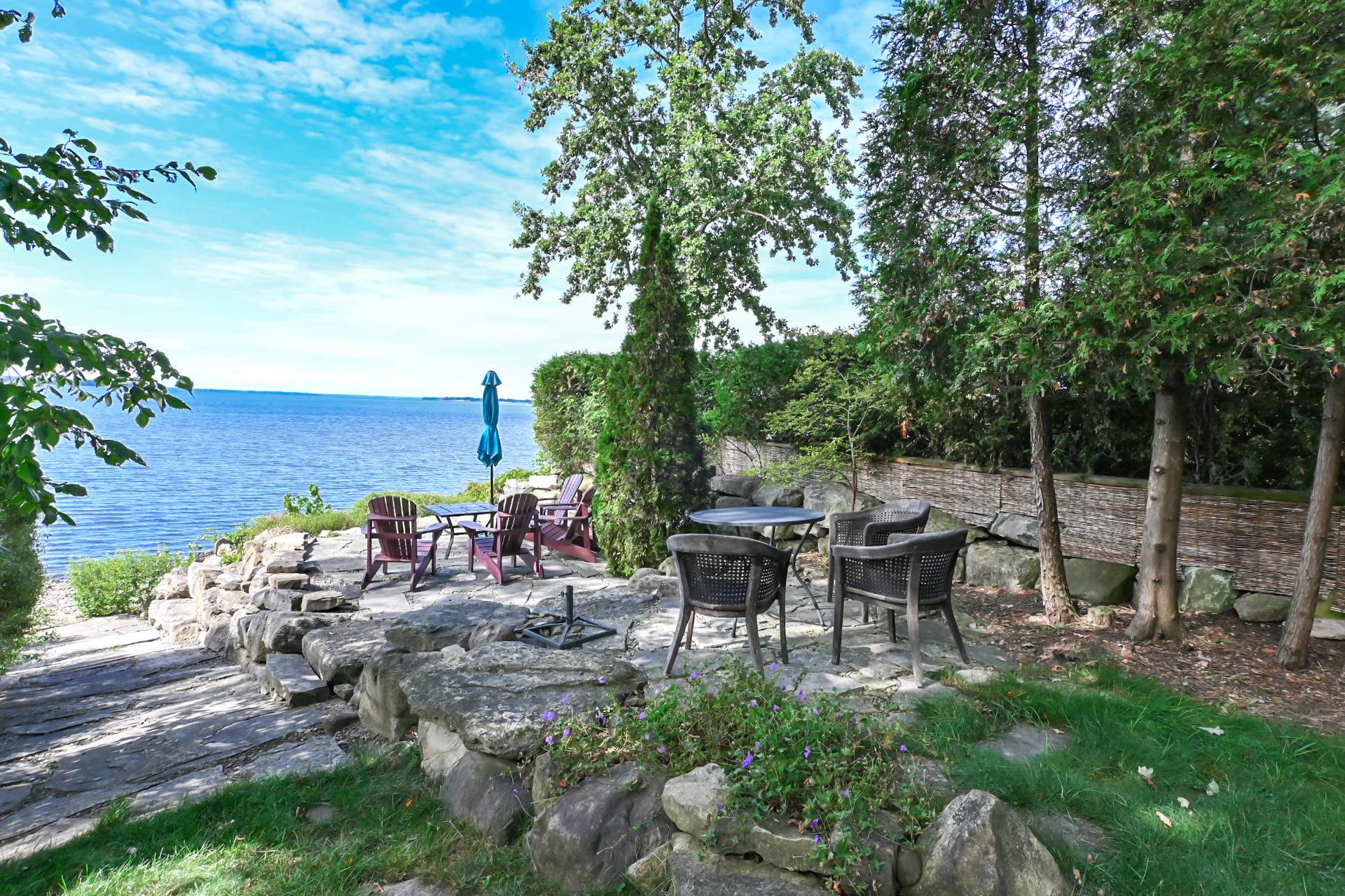 Terrasse bord de l'eau