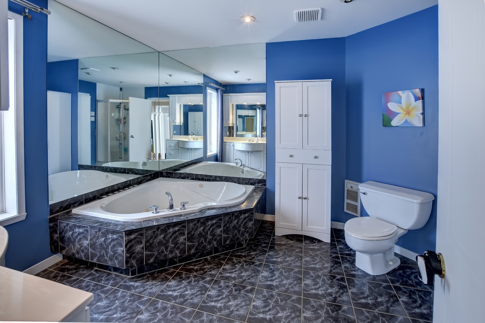 Ensuite bathroom