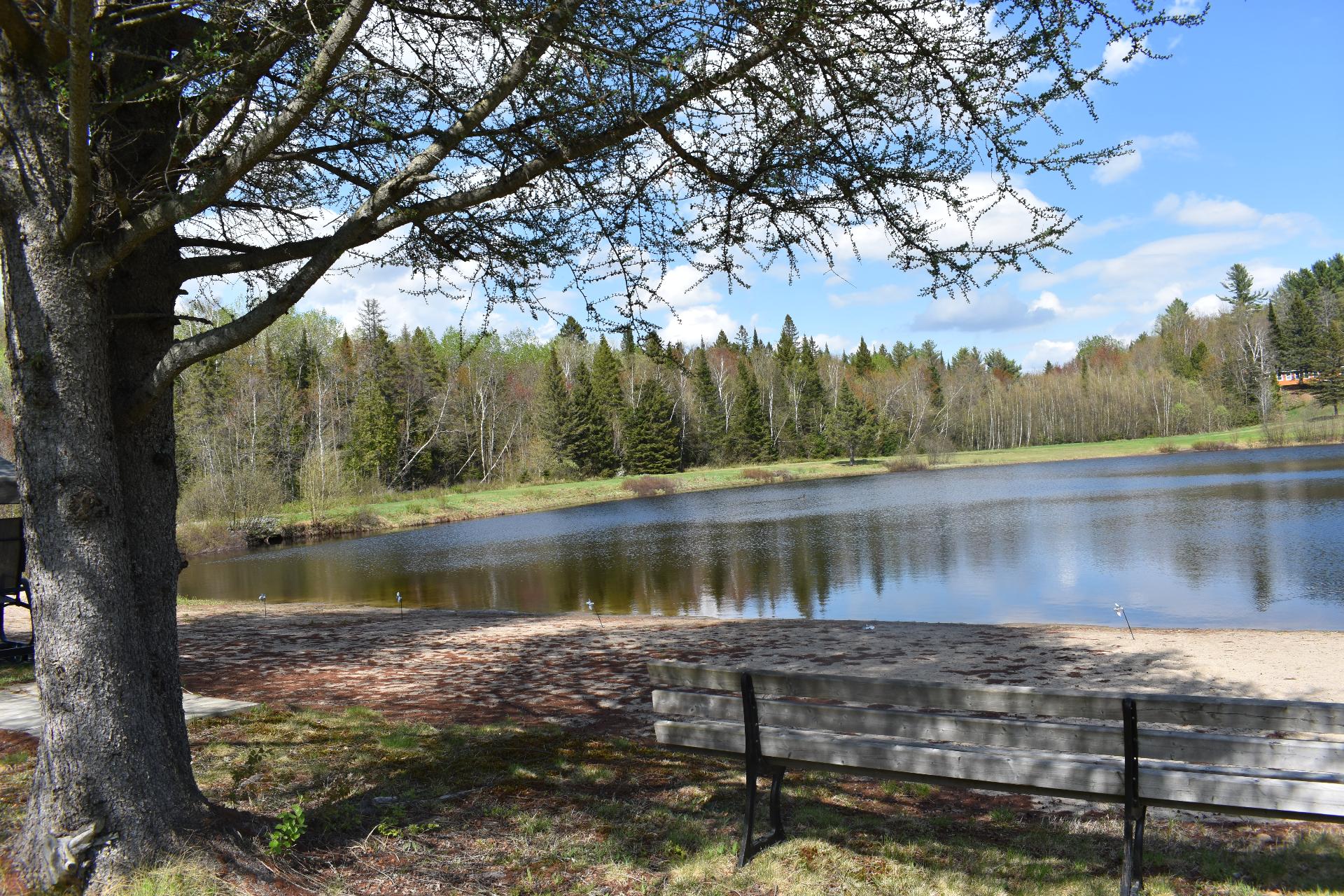 Accès au plan d'eau