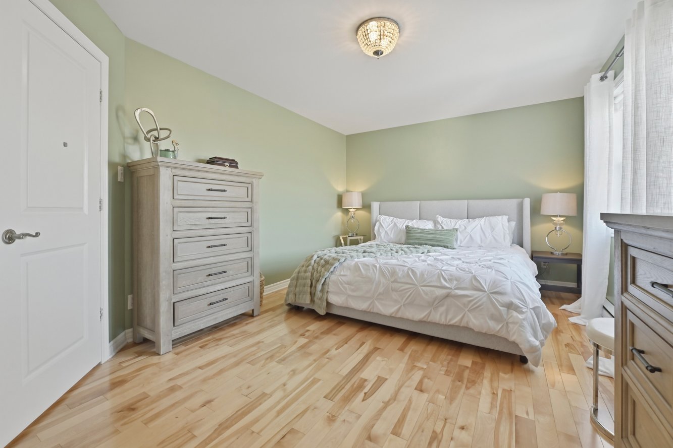 Pouvant accueillir un très grand lit