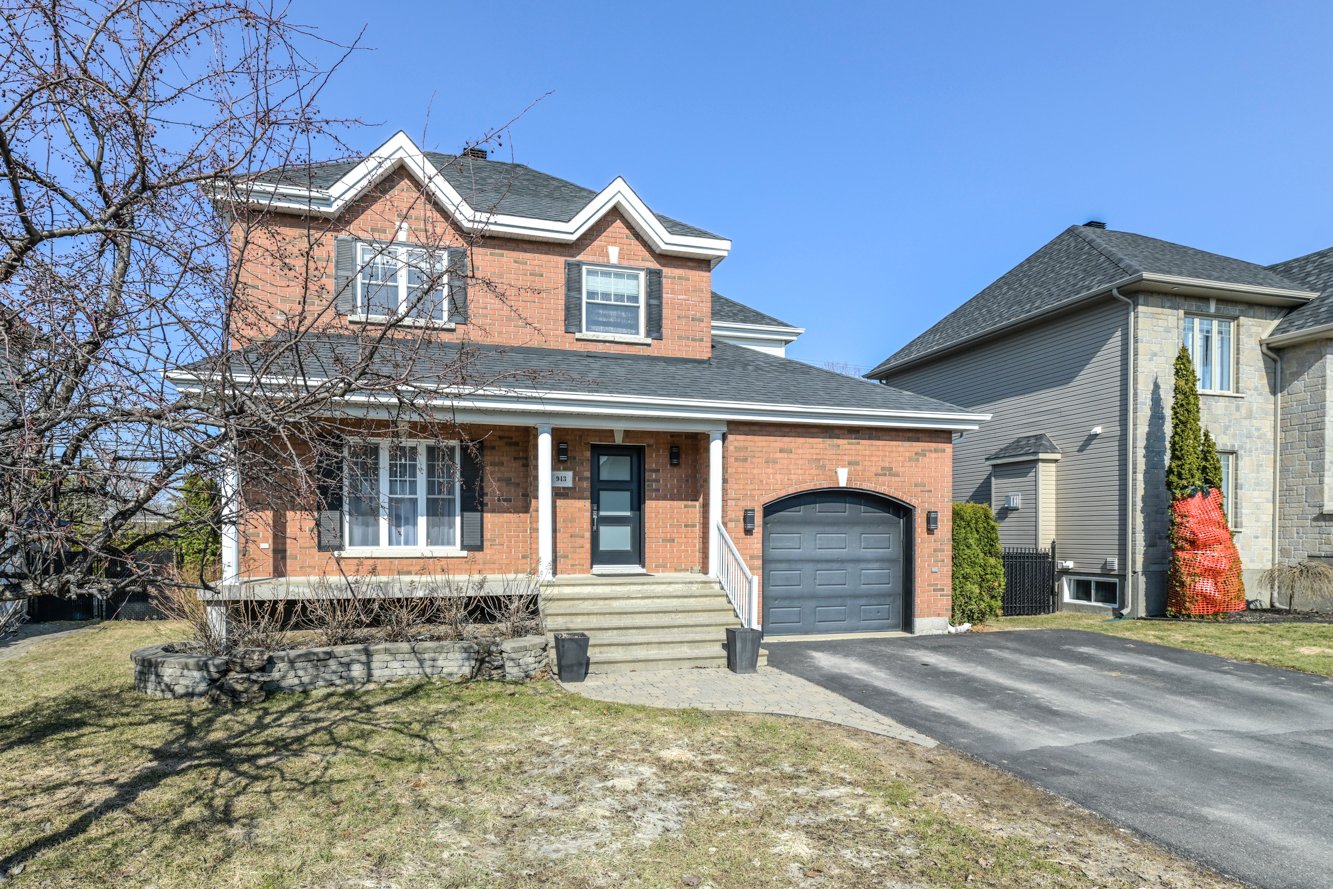 4 places de stationnement double largeur