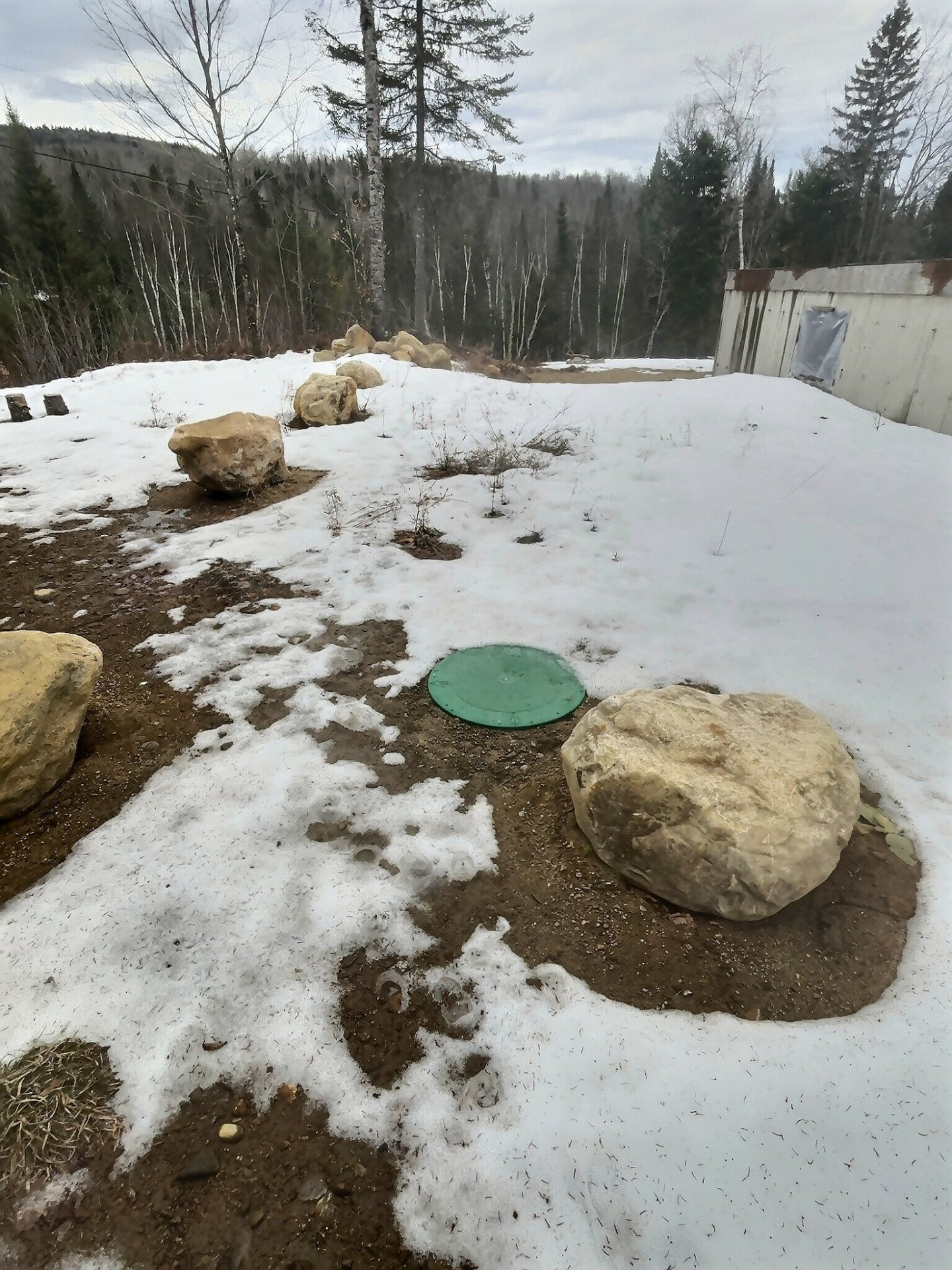 Vue couvert de fosse septique