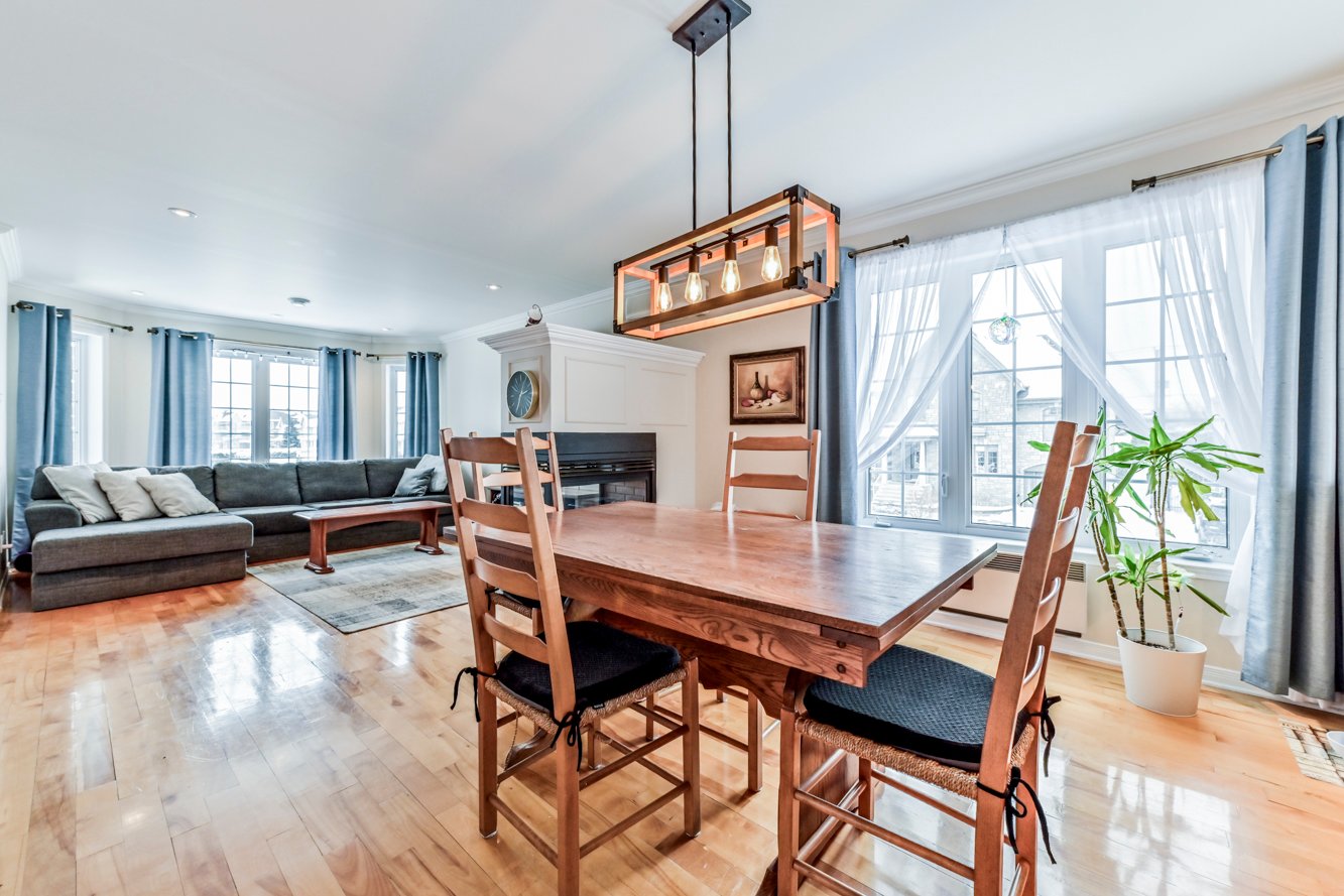 Grande fenêtre, luminosité naturelle +++