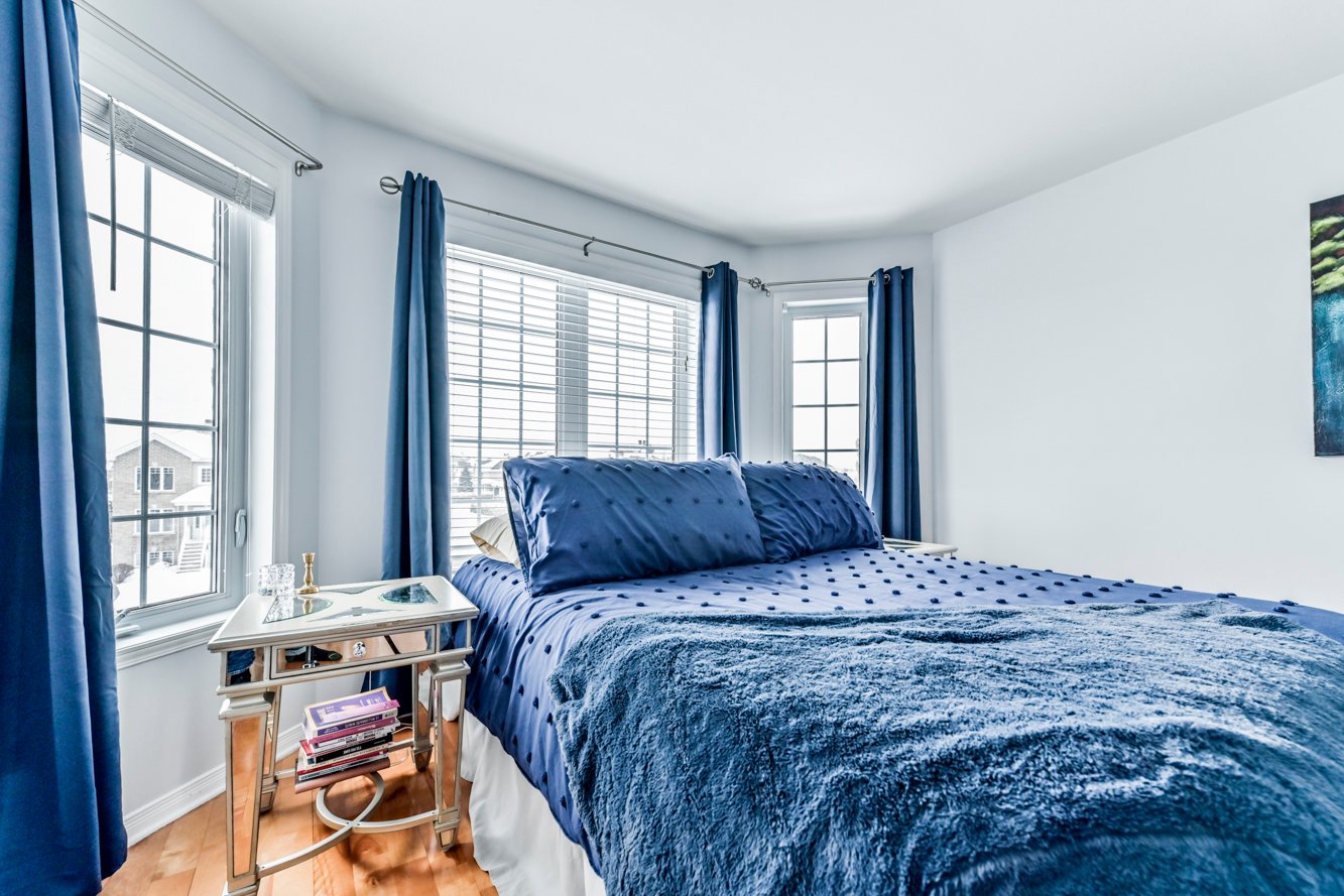 Belle fenestration, walk-in spacieux