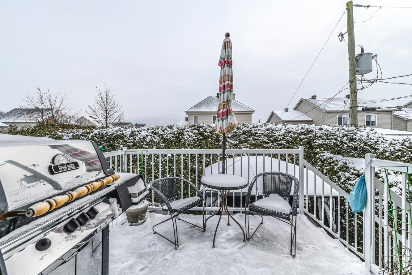 Grand balcon 8 x 10 pieds en béton