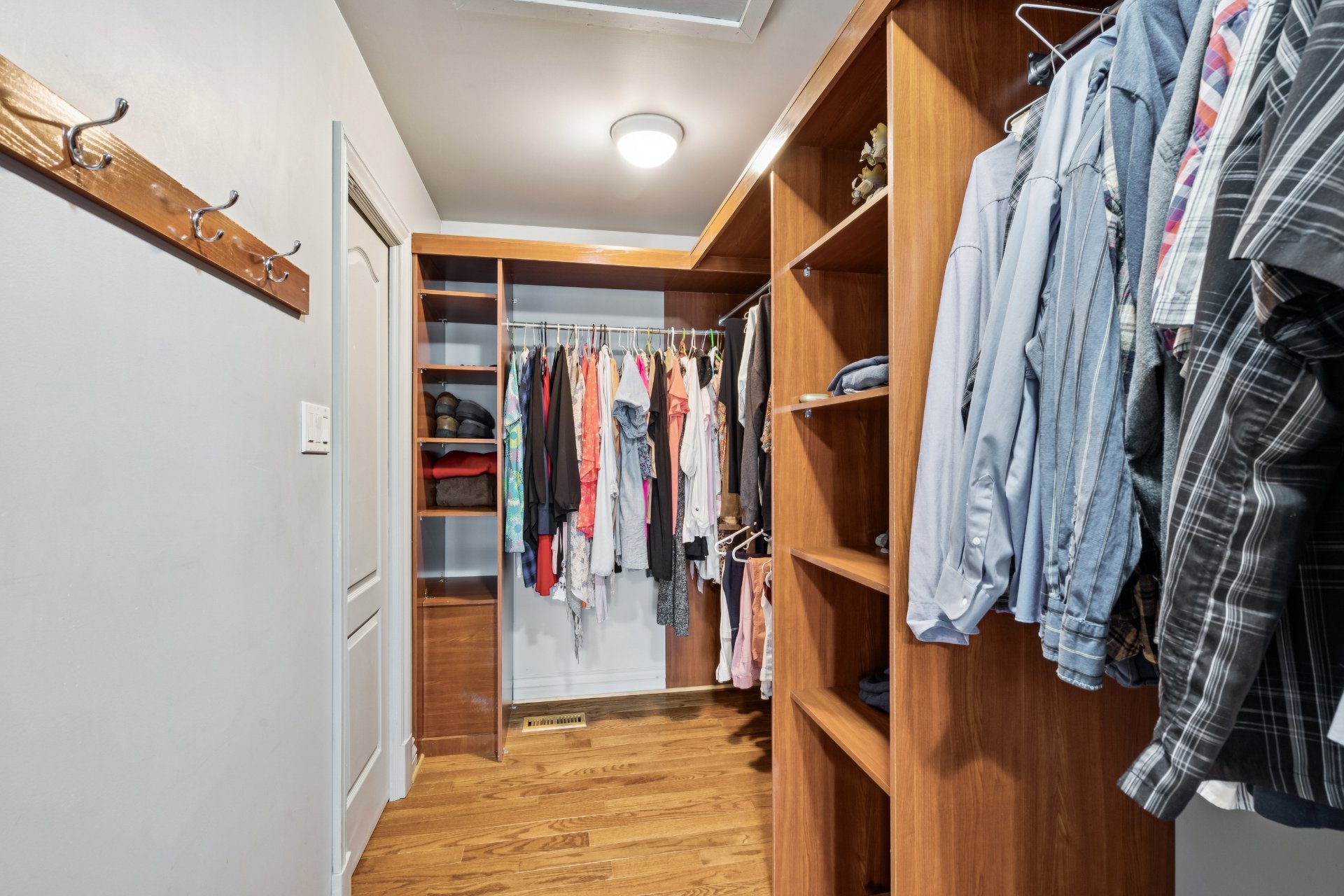 Walk-in closet