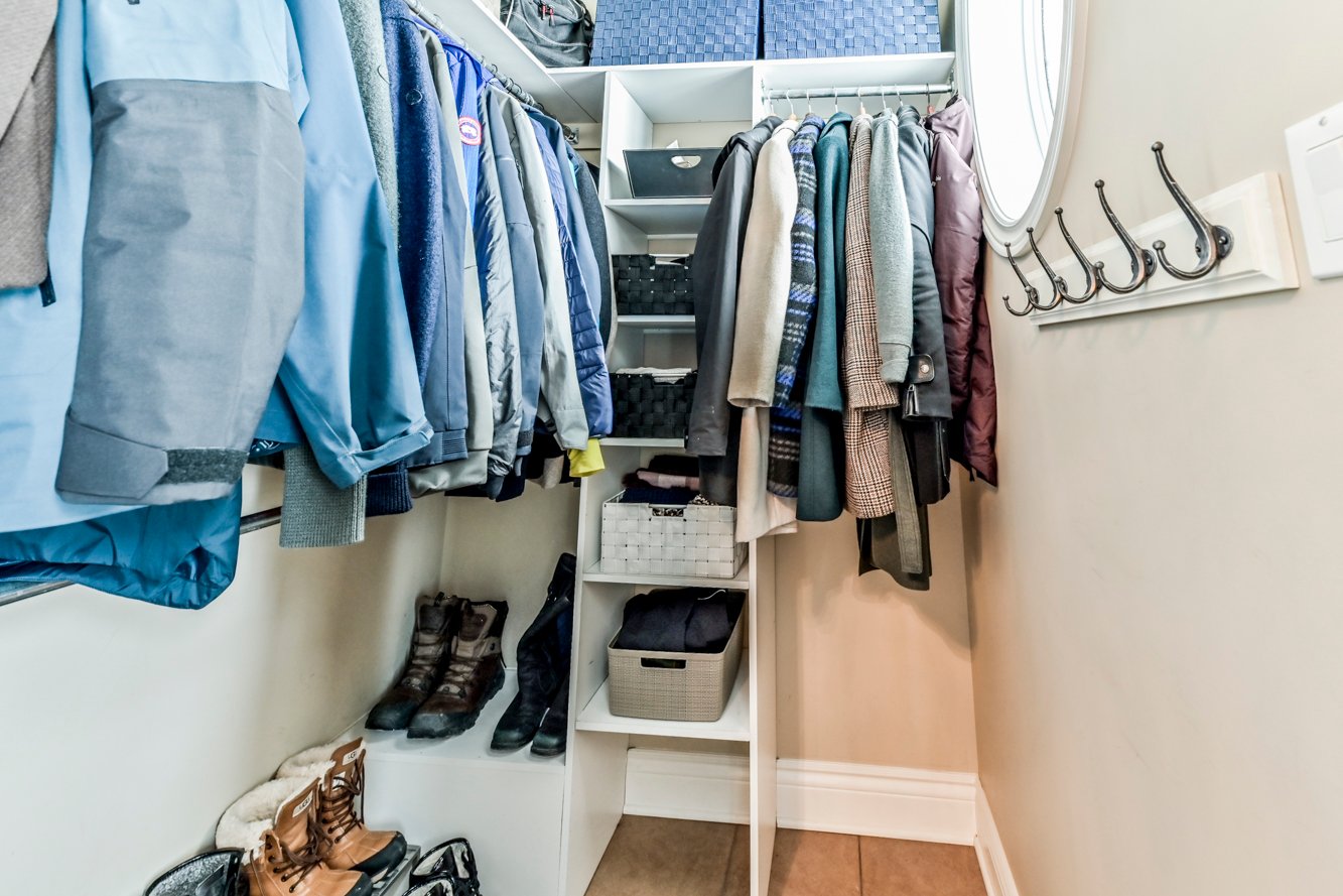 Walk-in closet