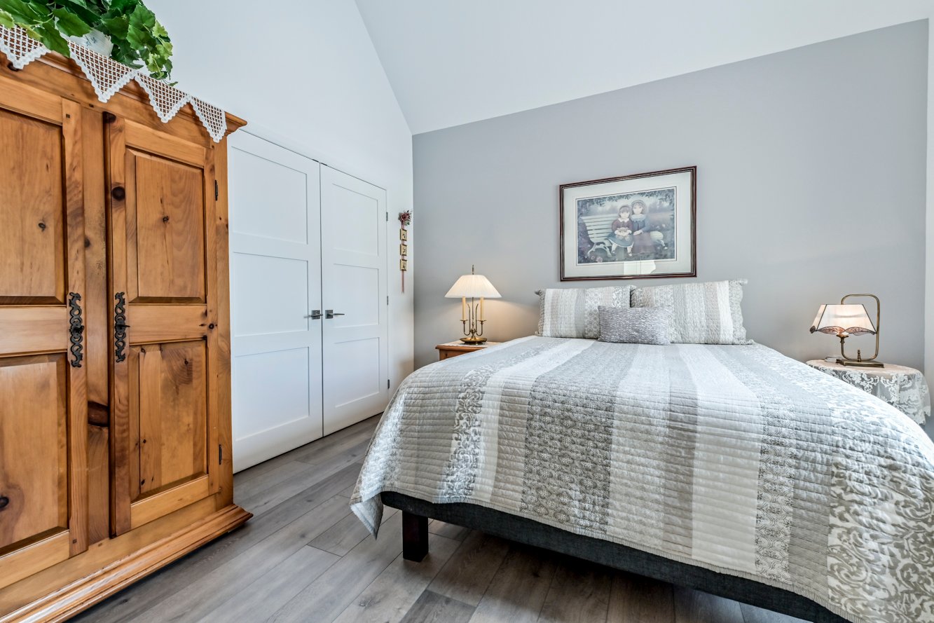 Garde-robe double profond, rangement optimisé