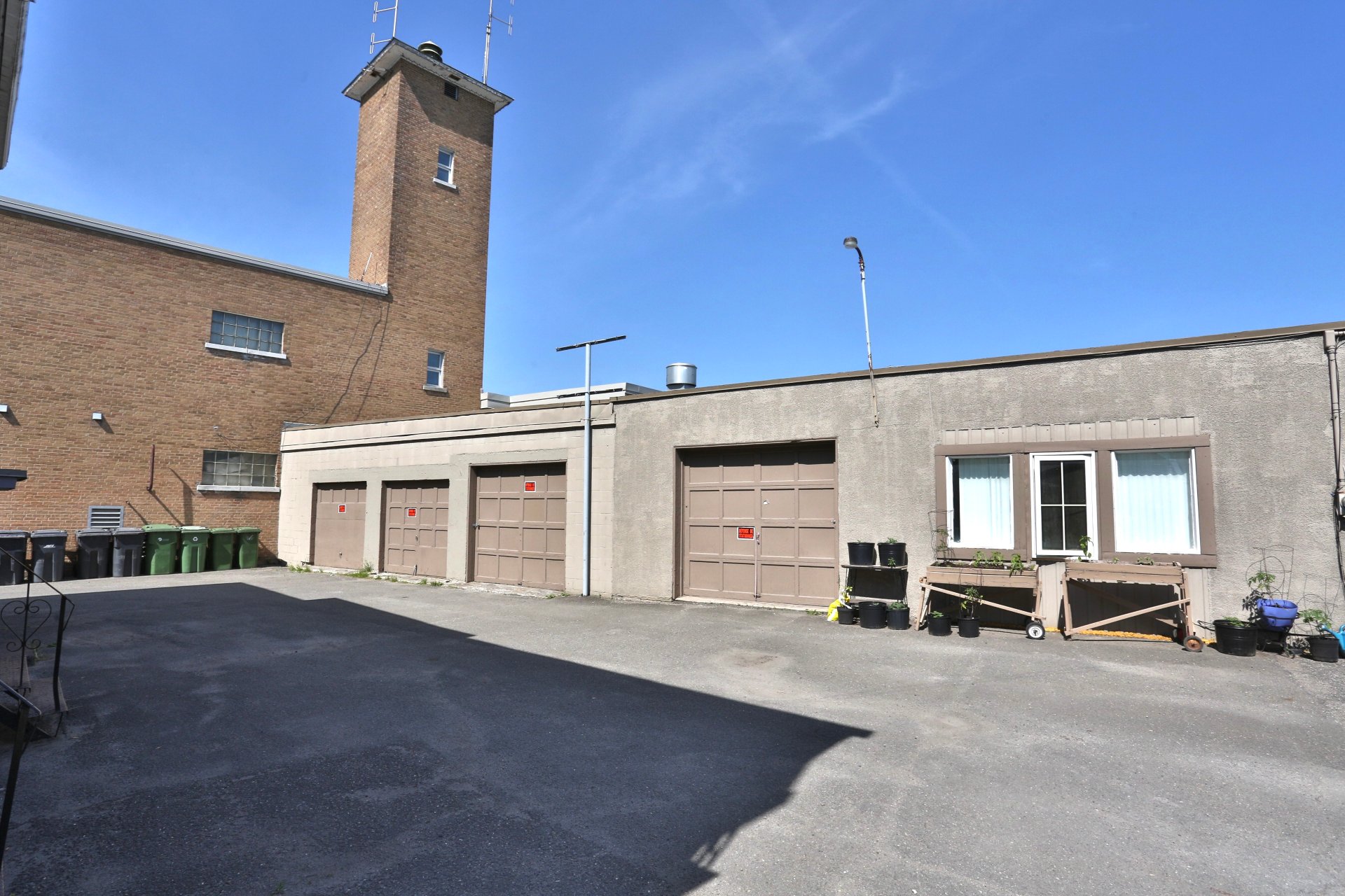 Garage