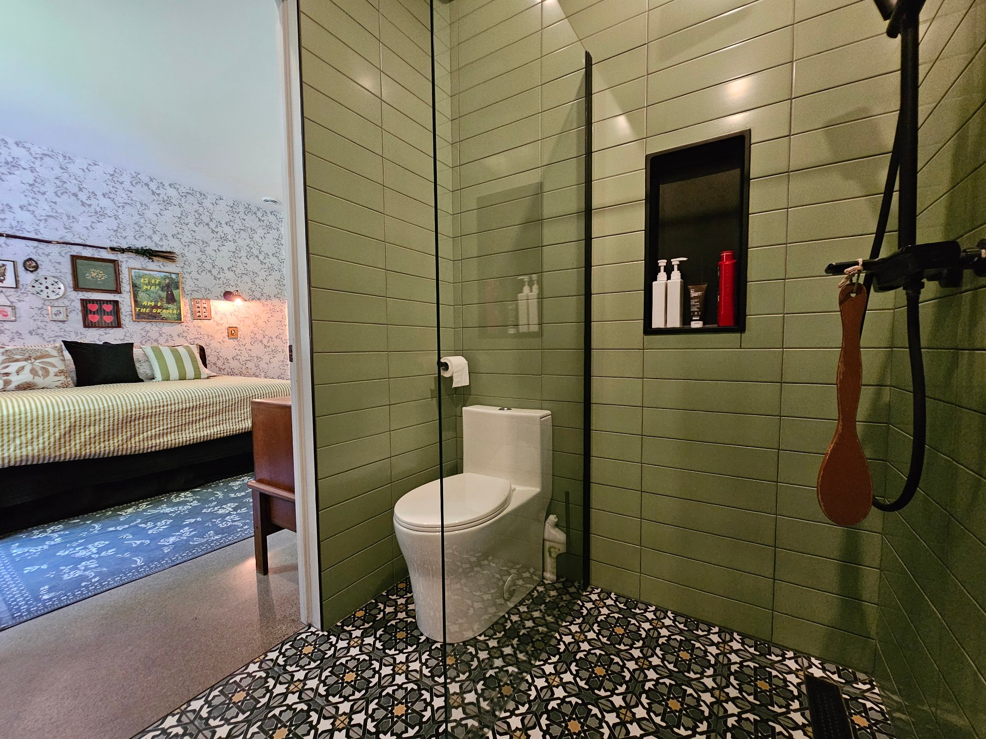 Salle de bains attenante à la CCP