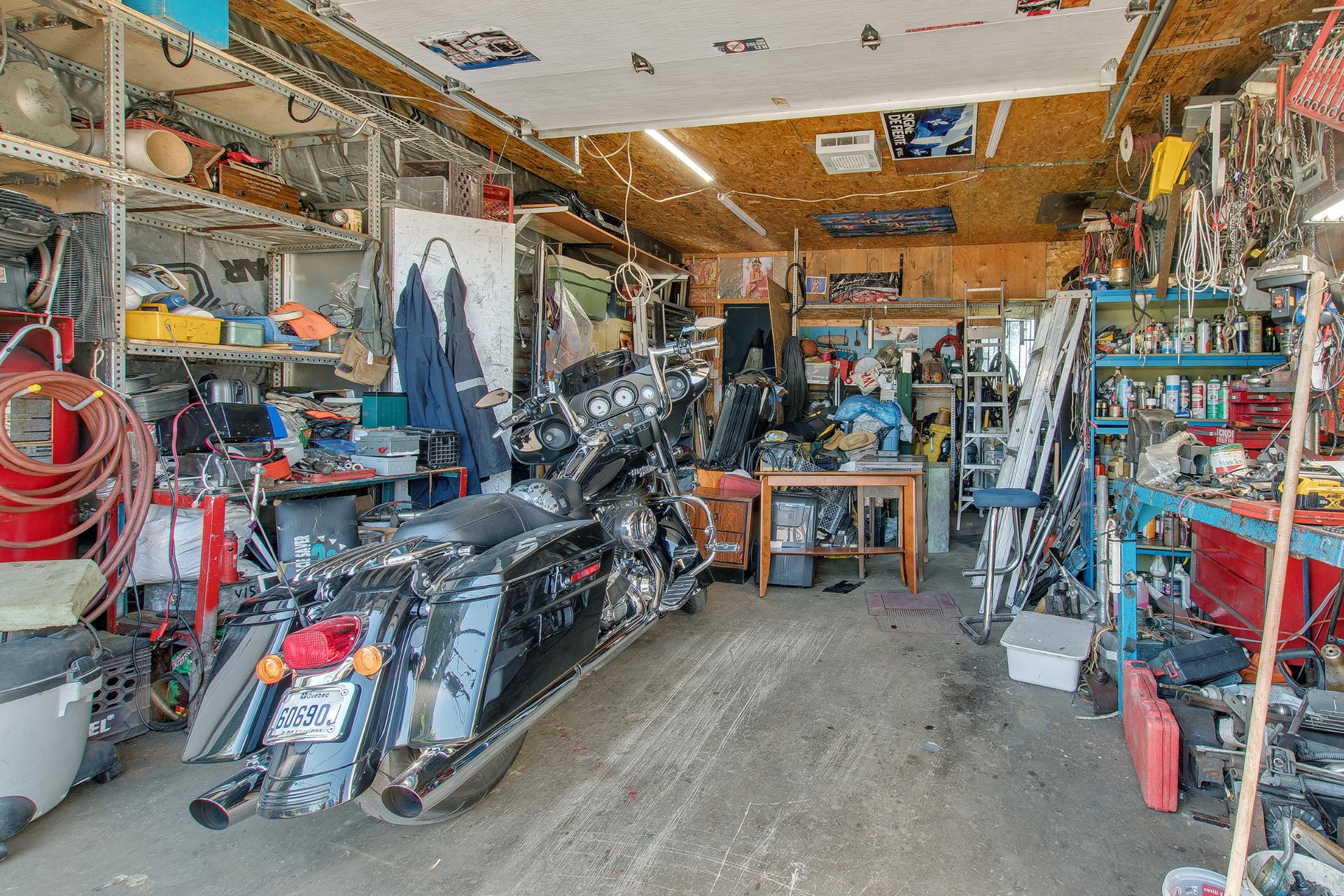 Garage