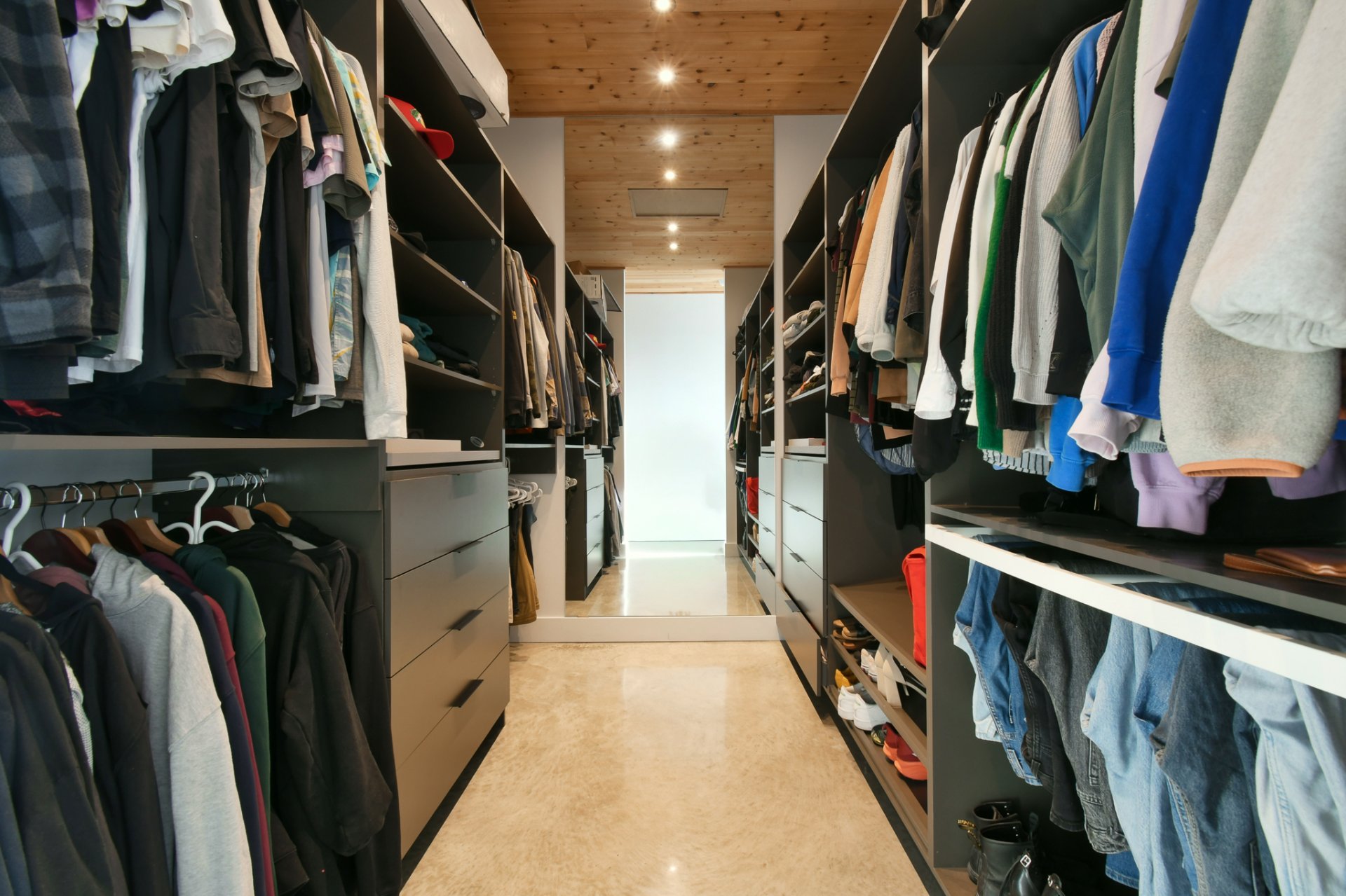 Walk-in closet