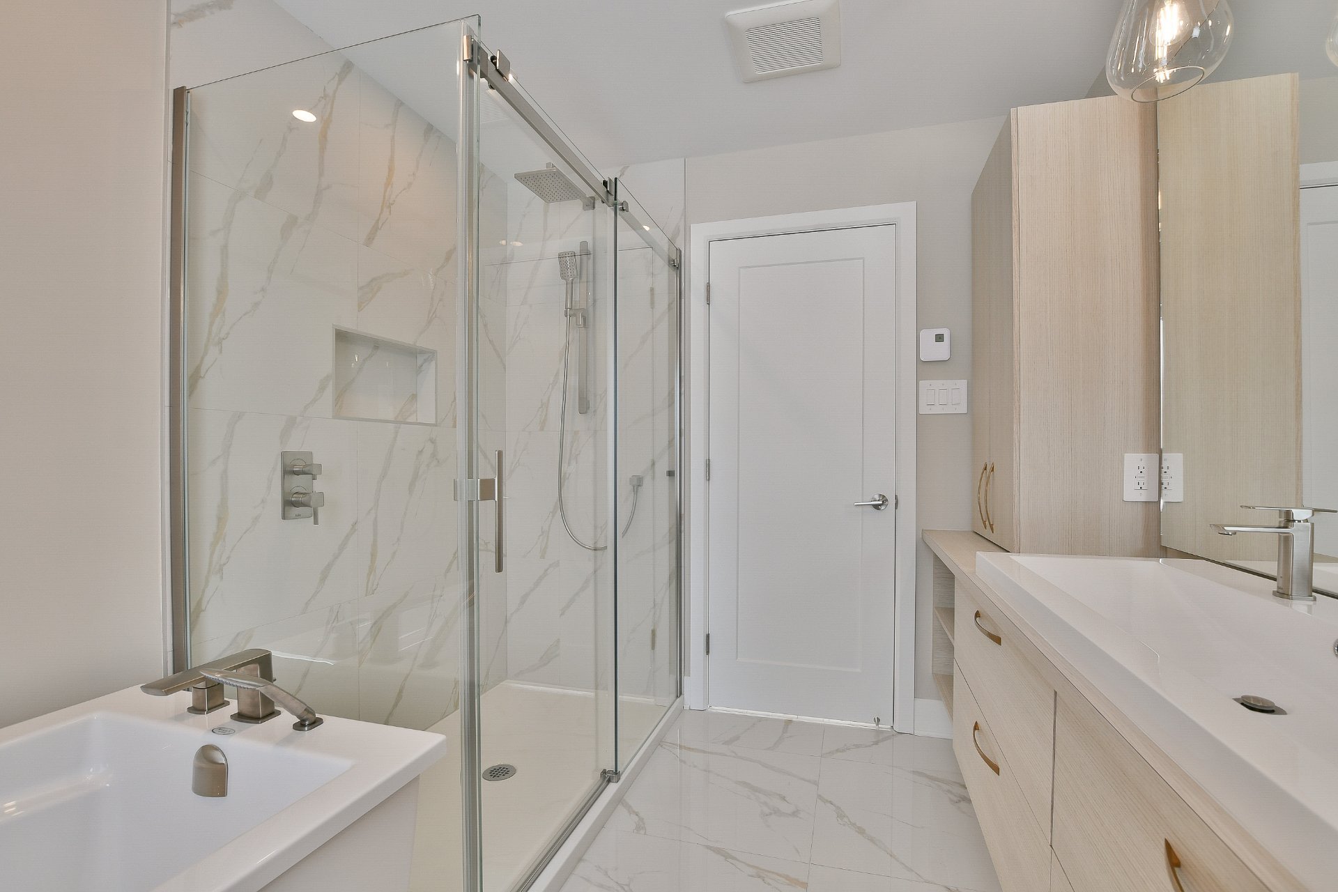 Ensuite bathroom