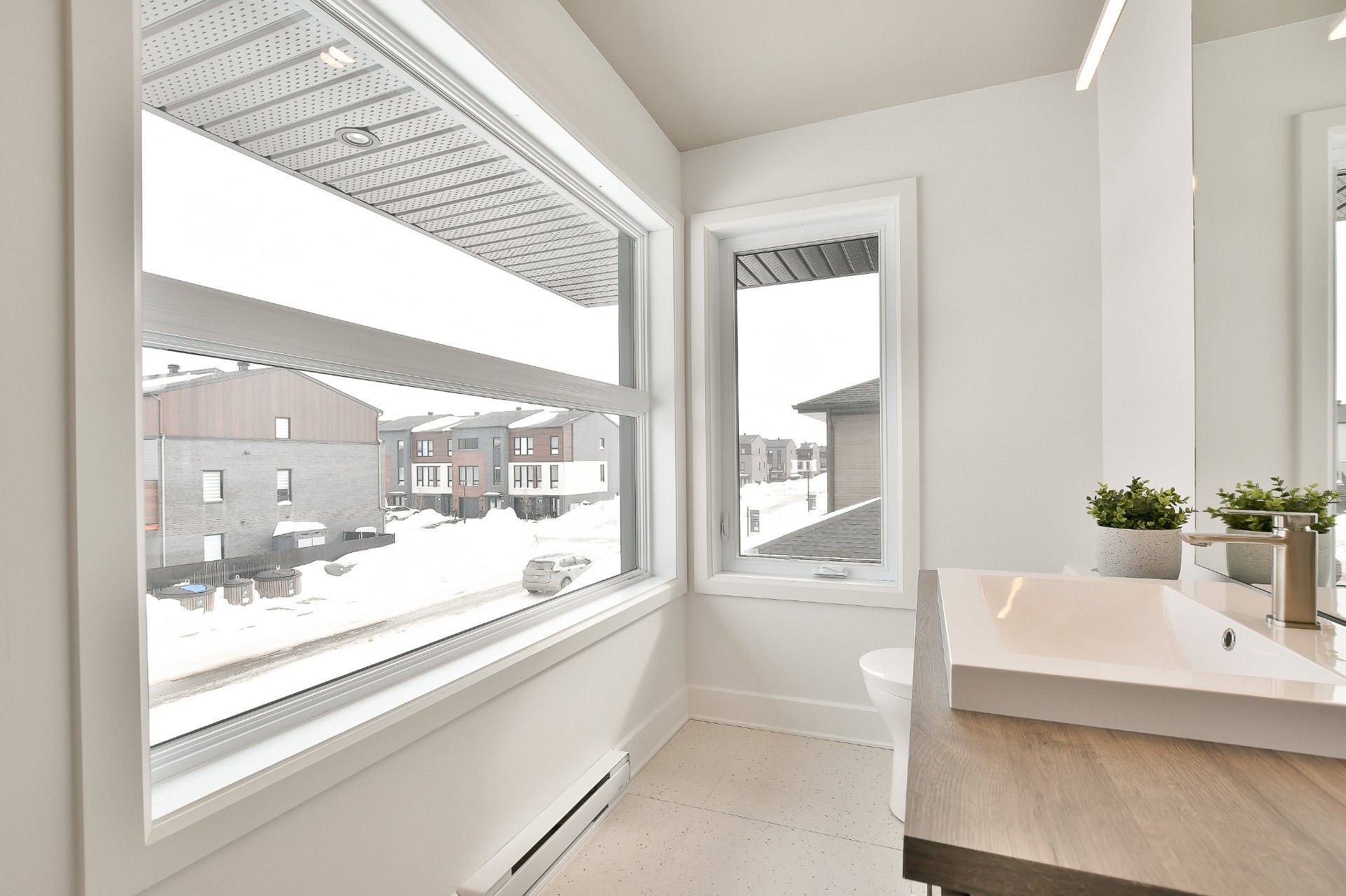 Maison modèle, attention peut contenir extrats