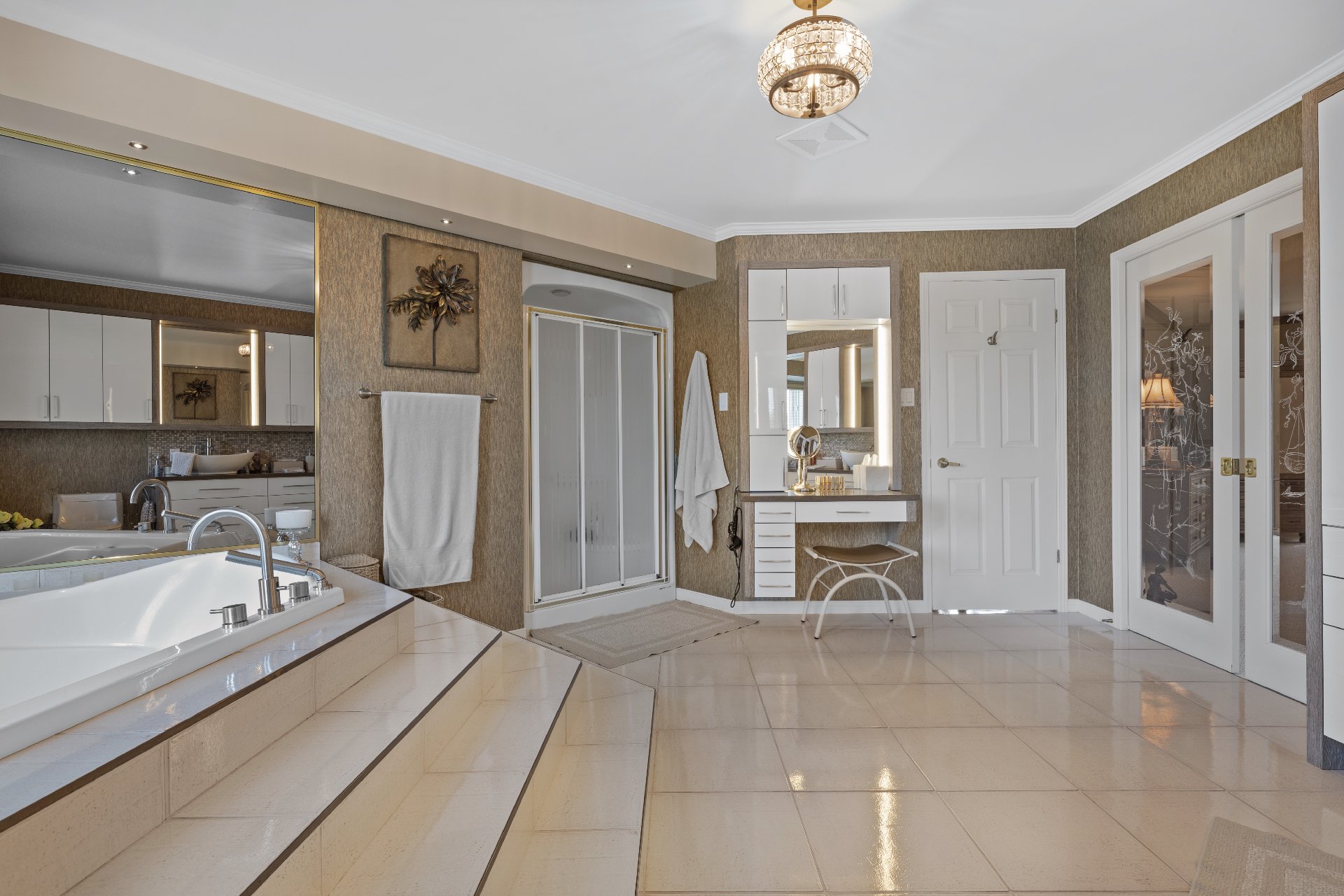 Salle de bains attenante à la CCP