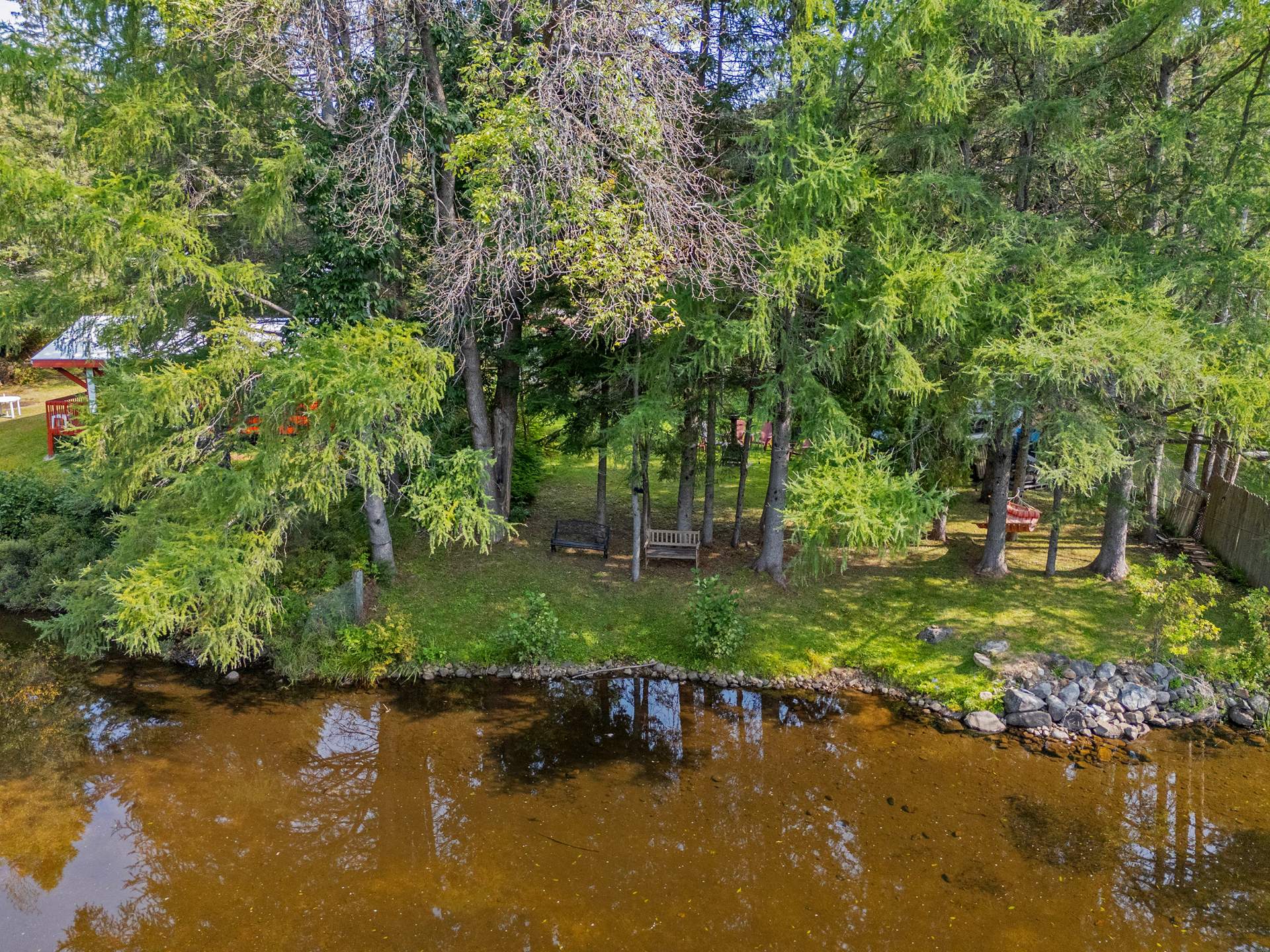 Accès au plan d'eau