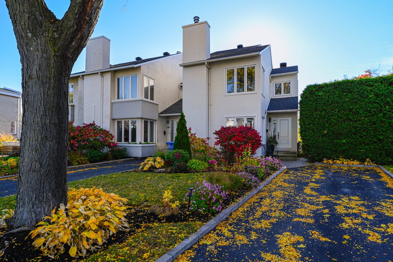 Maison en rangée sur coin