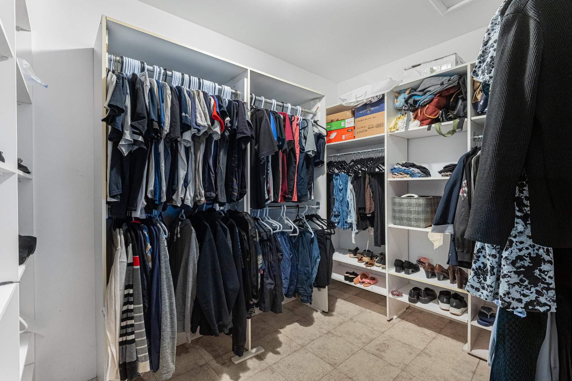 Walk-in closet