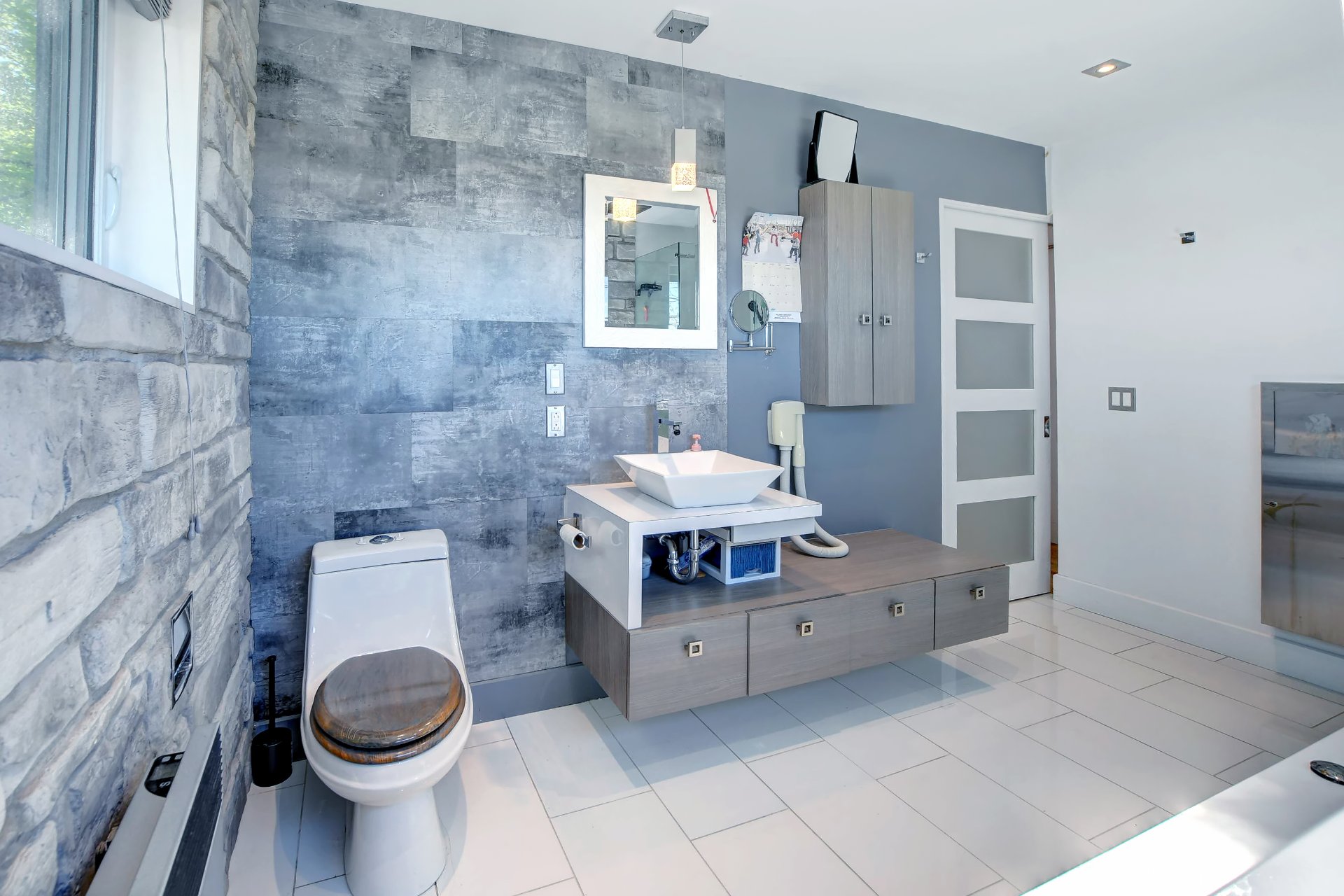 Ensuite bathroom