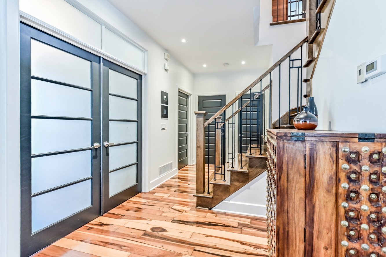 Superbe plancher & escalier de bois