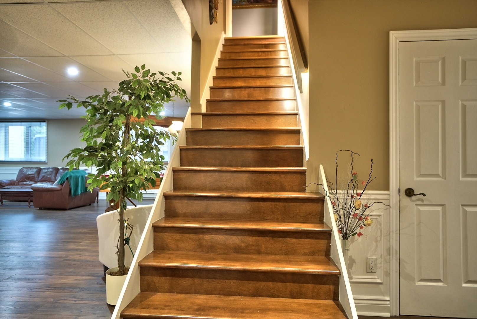 escalier qui amène au sous-sol