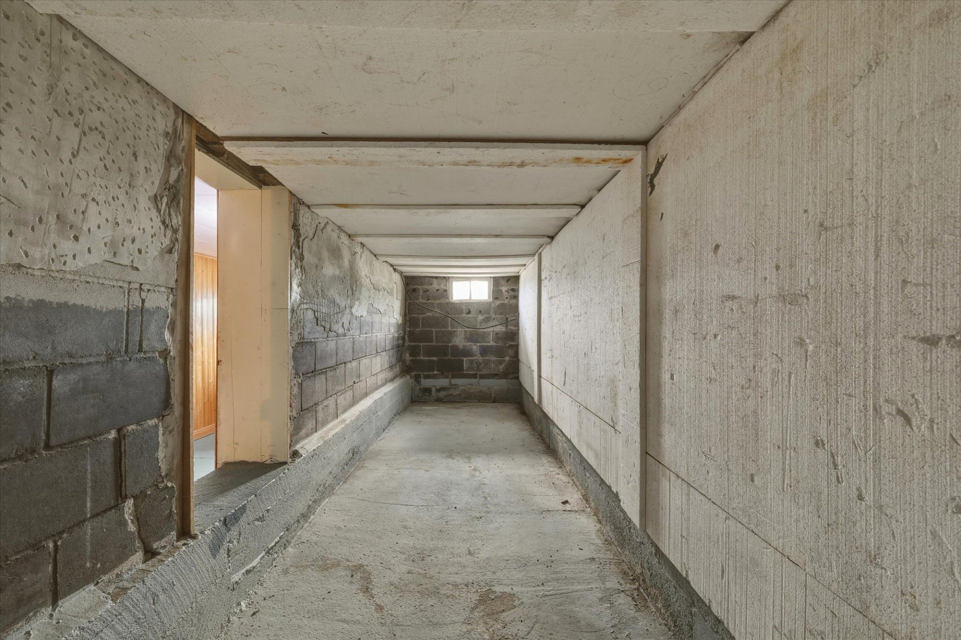 Cave/ chambre froide
