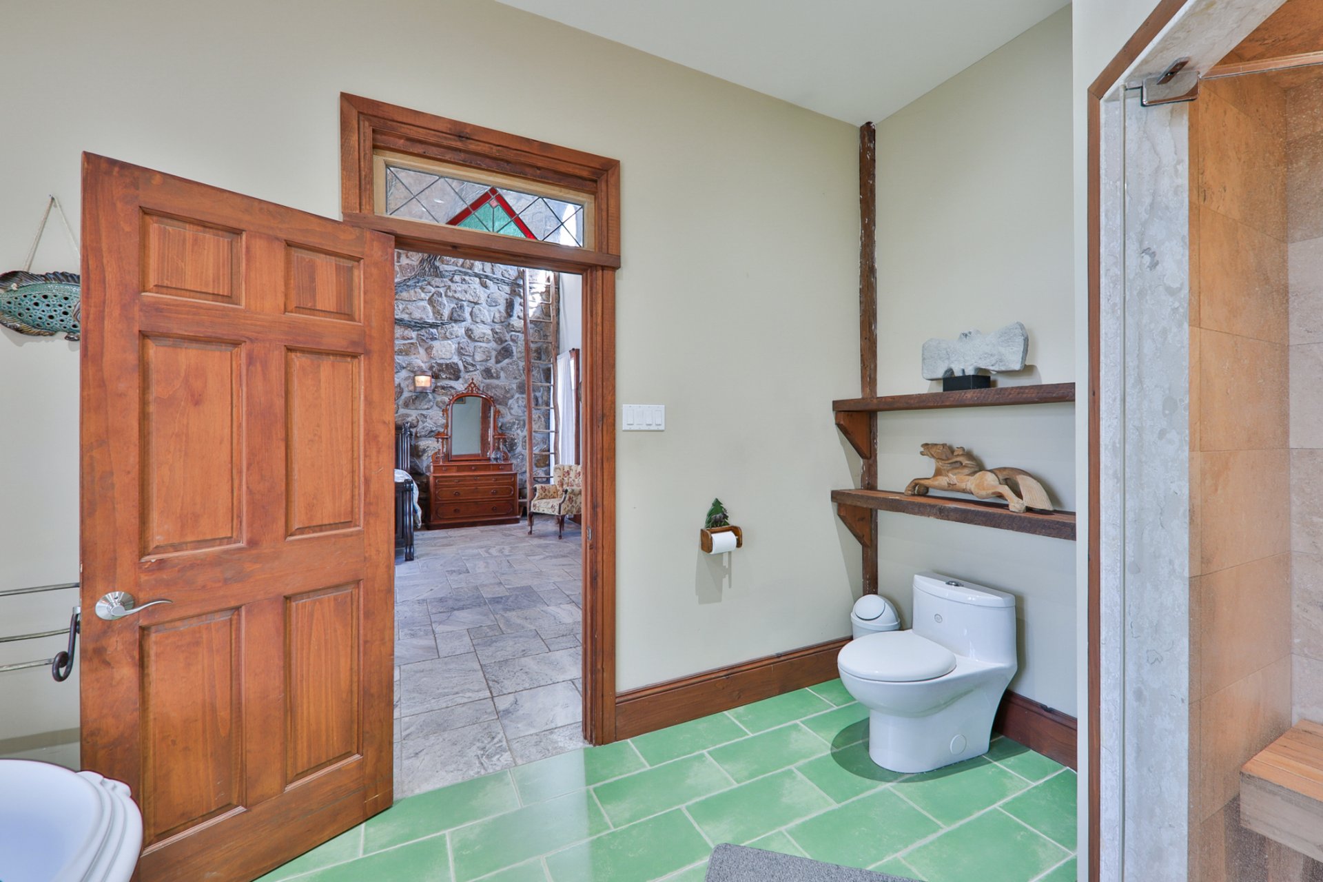 Salle de bains attenante à la CCP