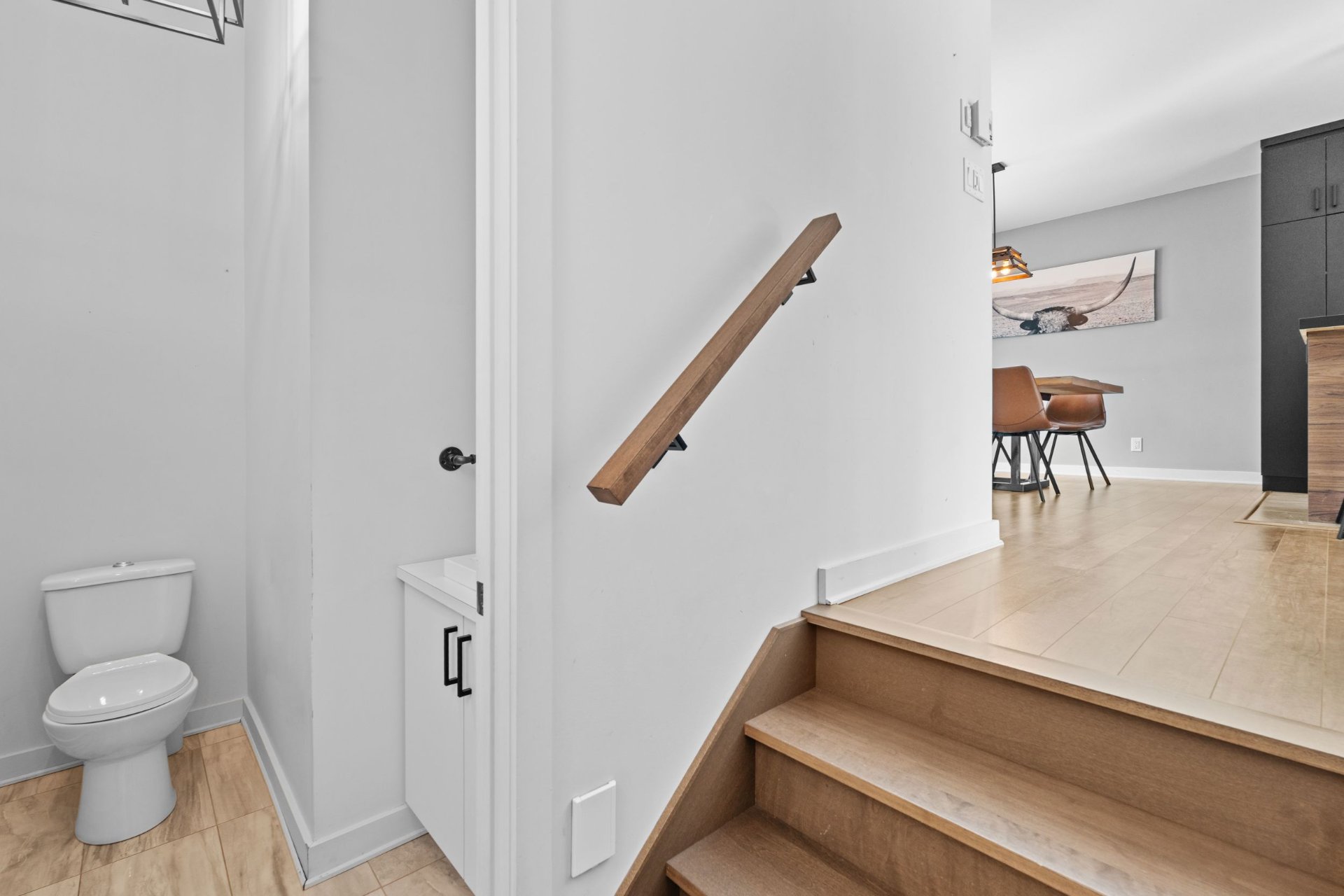 Entrée par le garage