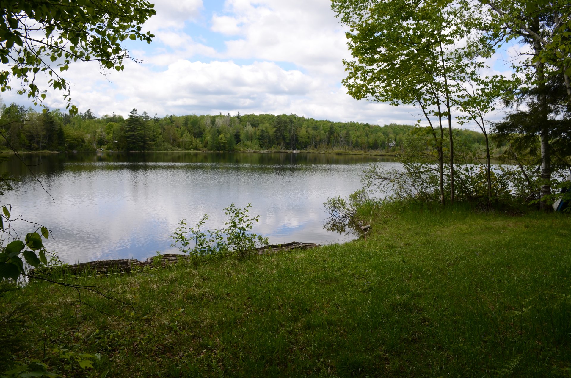 Accès au plan d'eau