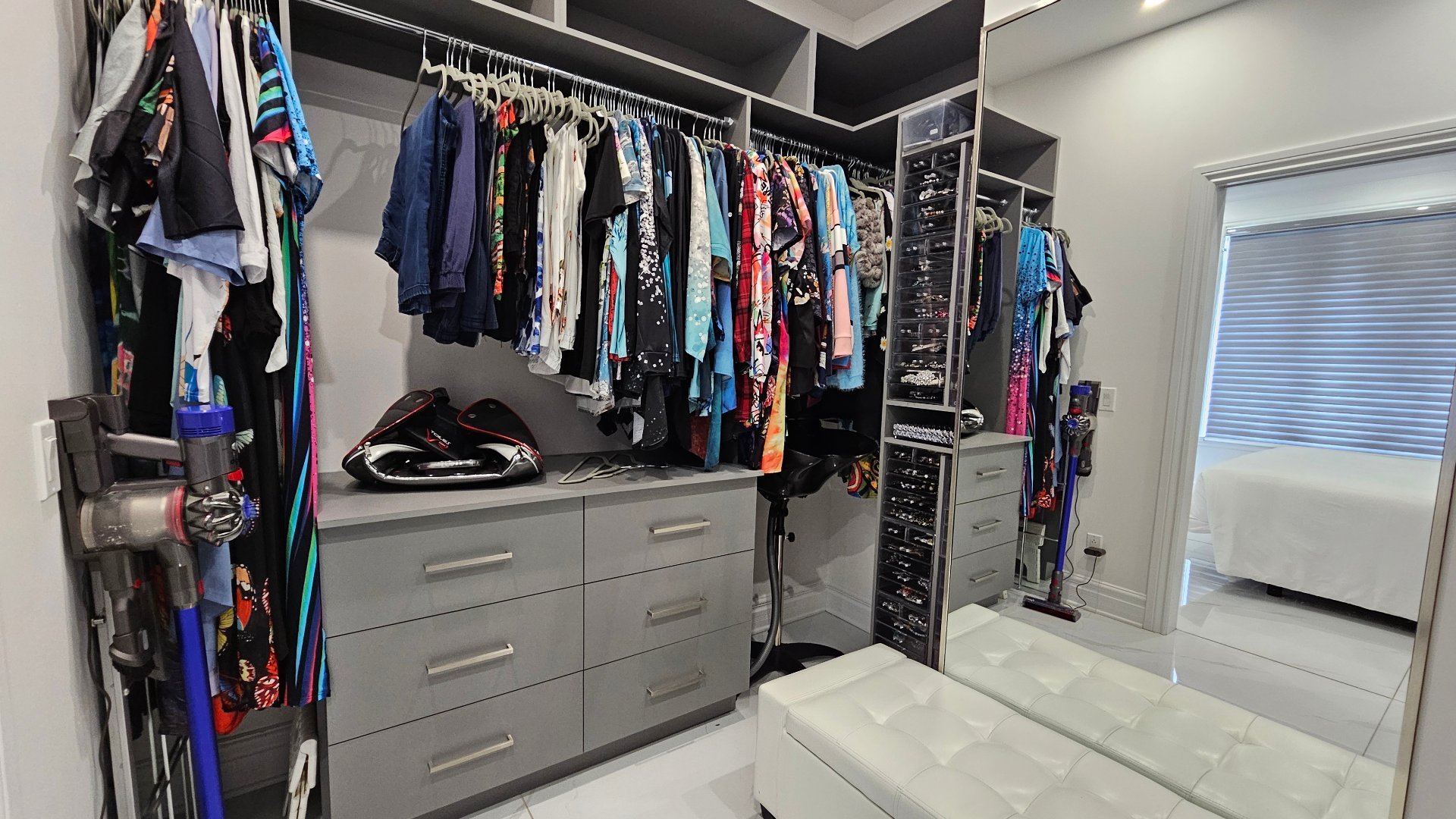 Walk-in closet