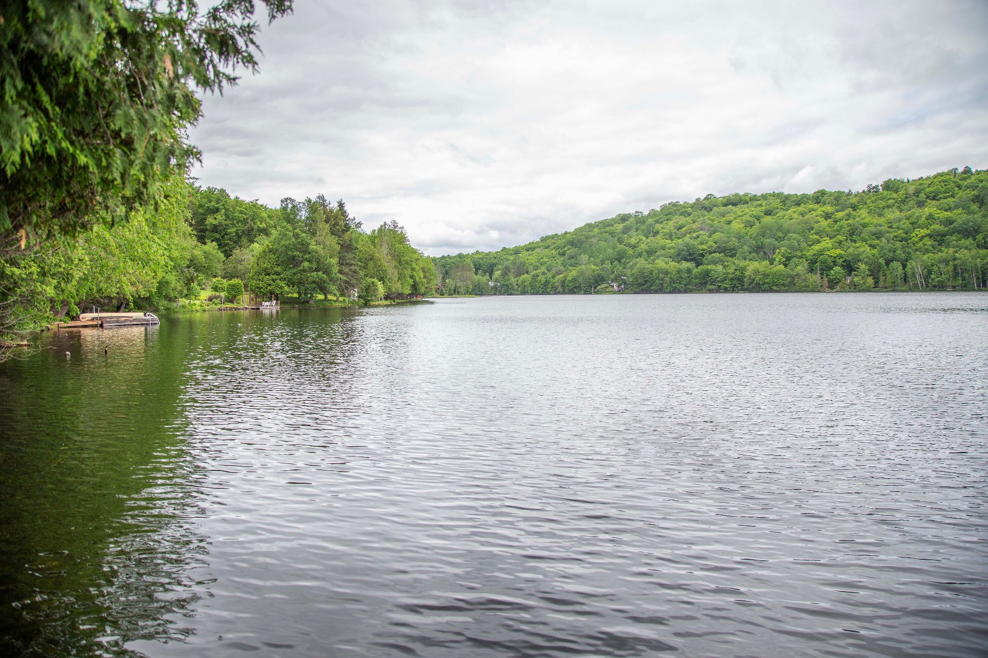 Accès au plan d'eau