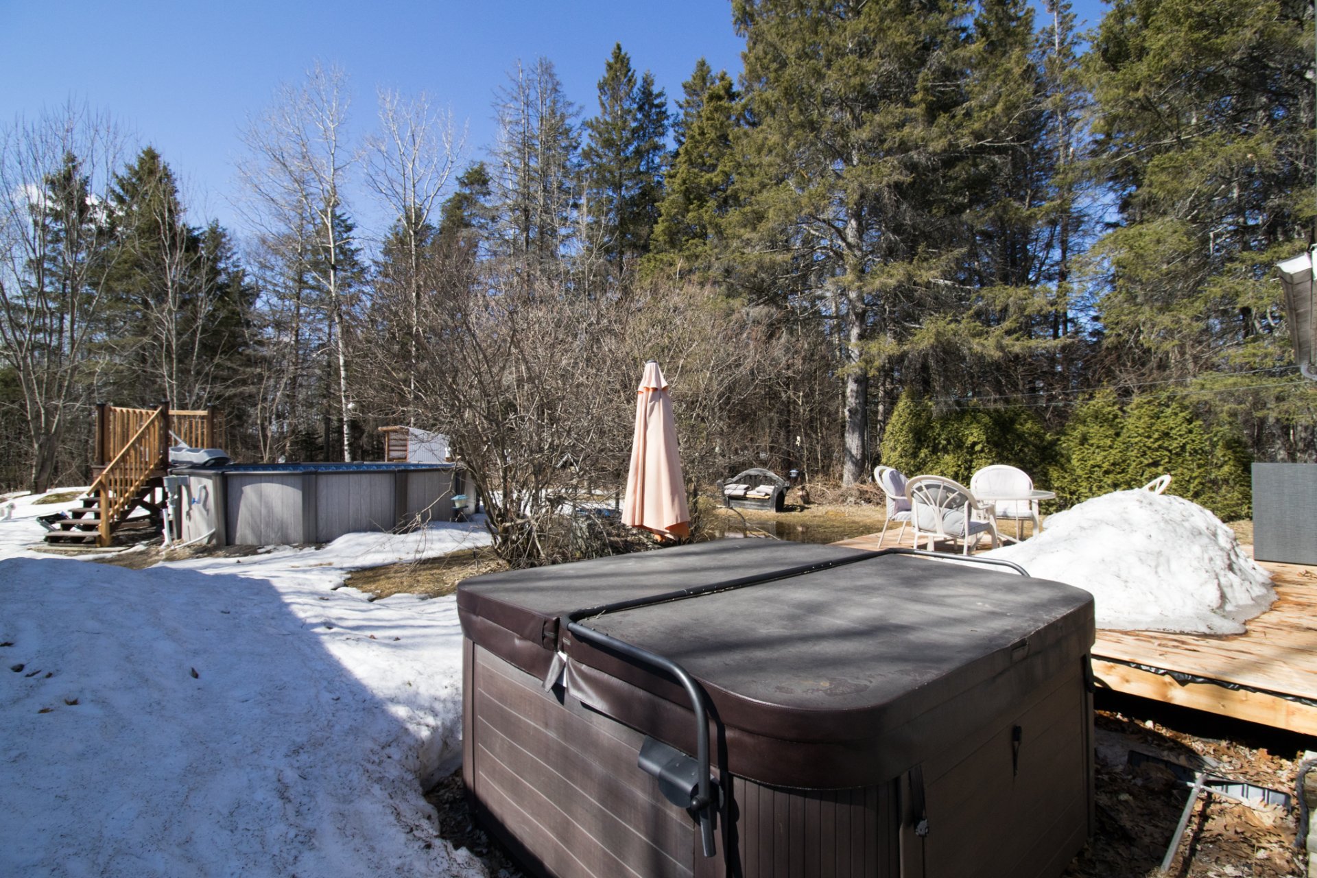 Hot tub