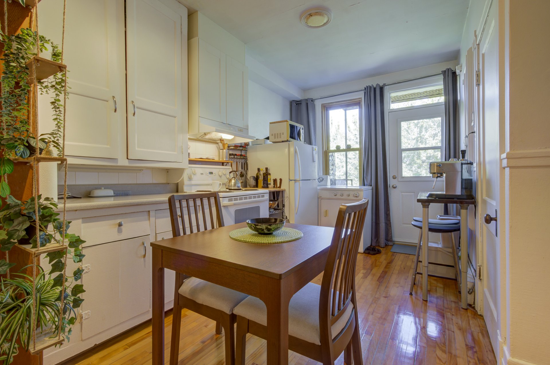 5249A - 3e à gauche