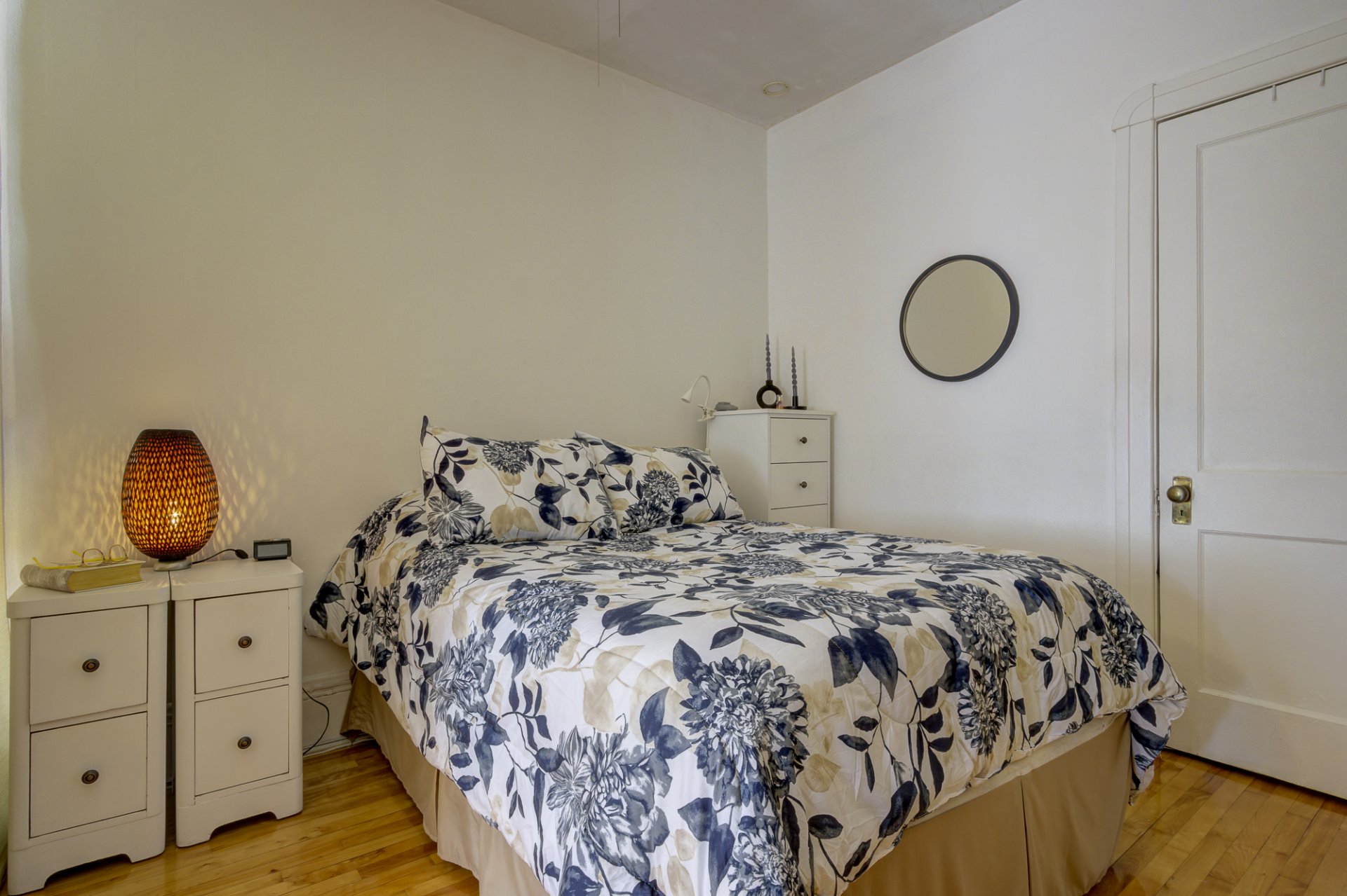 5249A - 3e à gauche