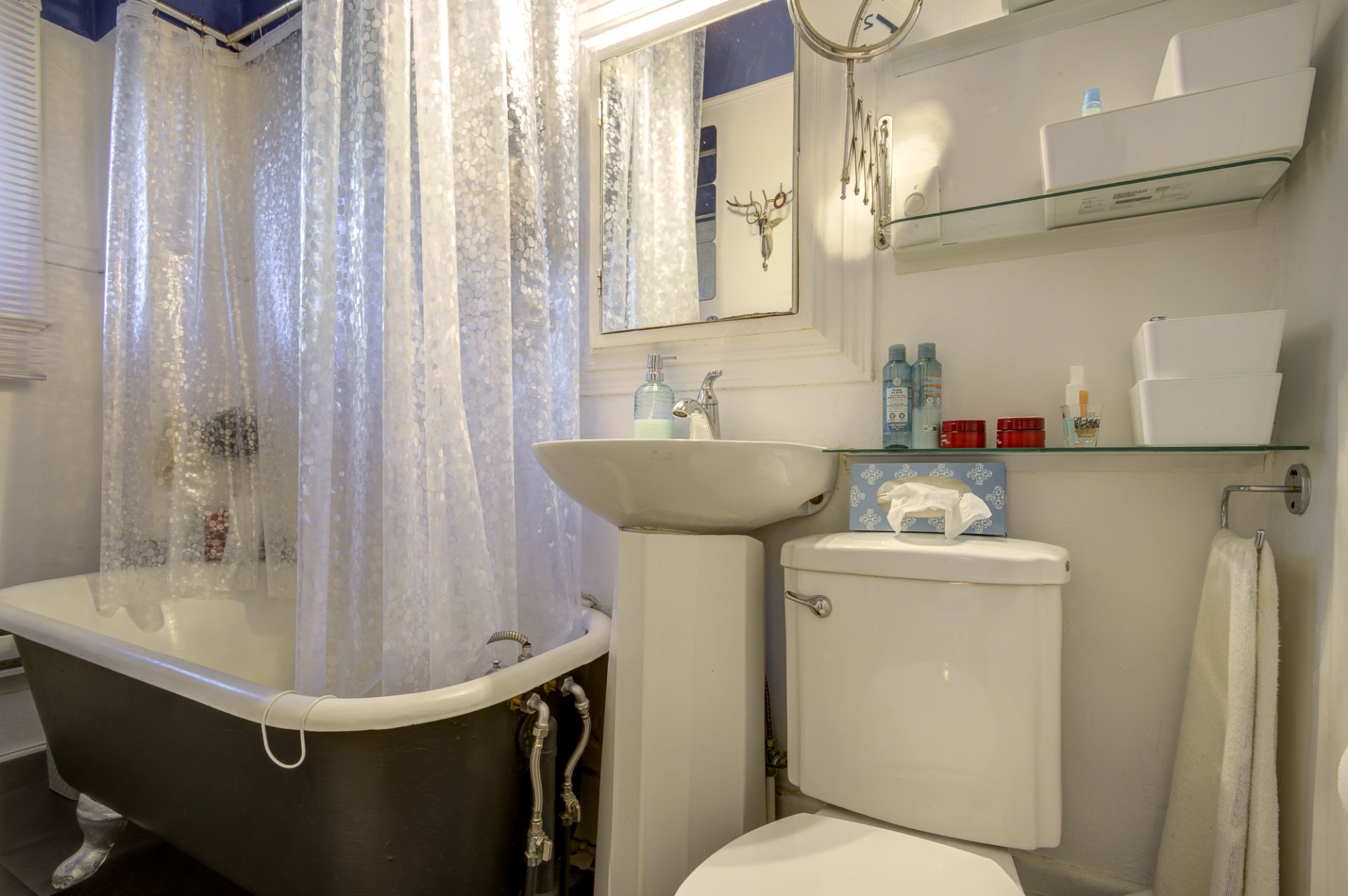 5249A - 3e à gauche