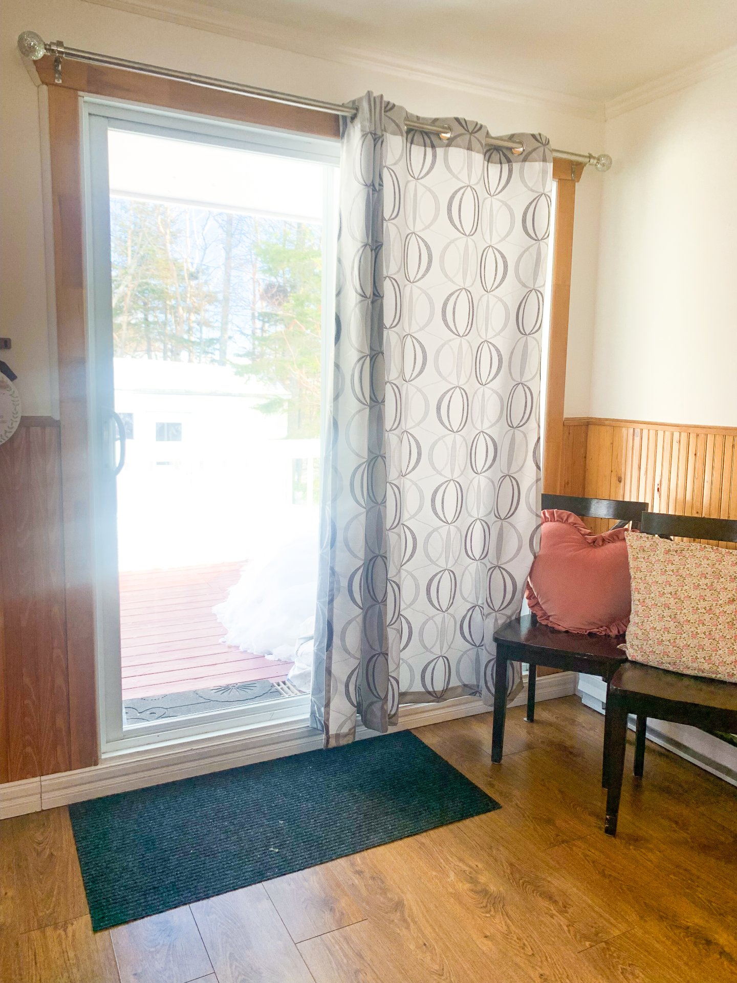 du rez-de-chaussée , portes fenêtres