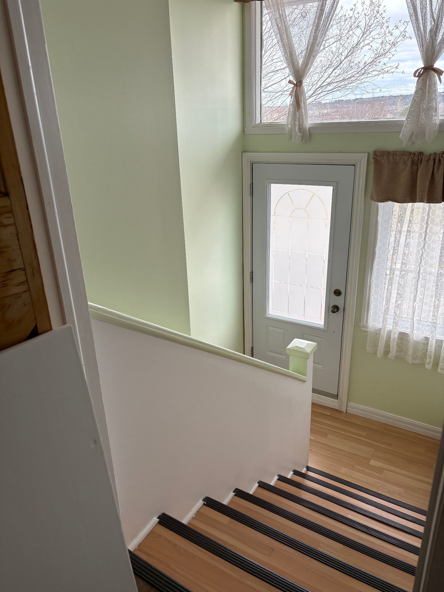 Escalier reliant les deux étages