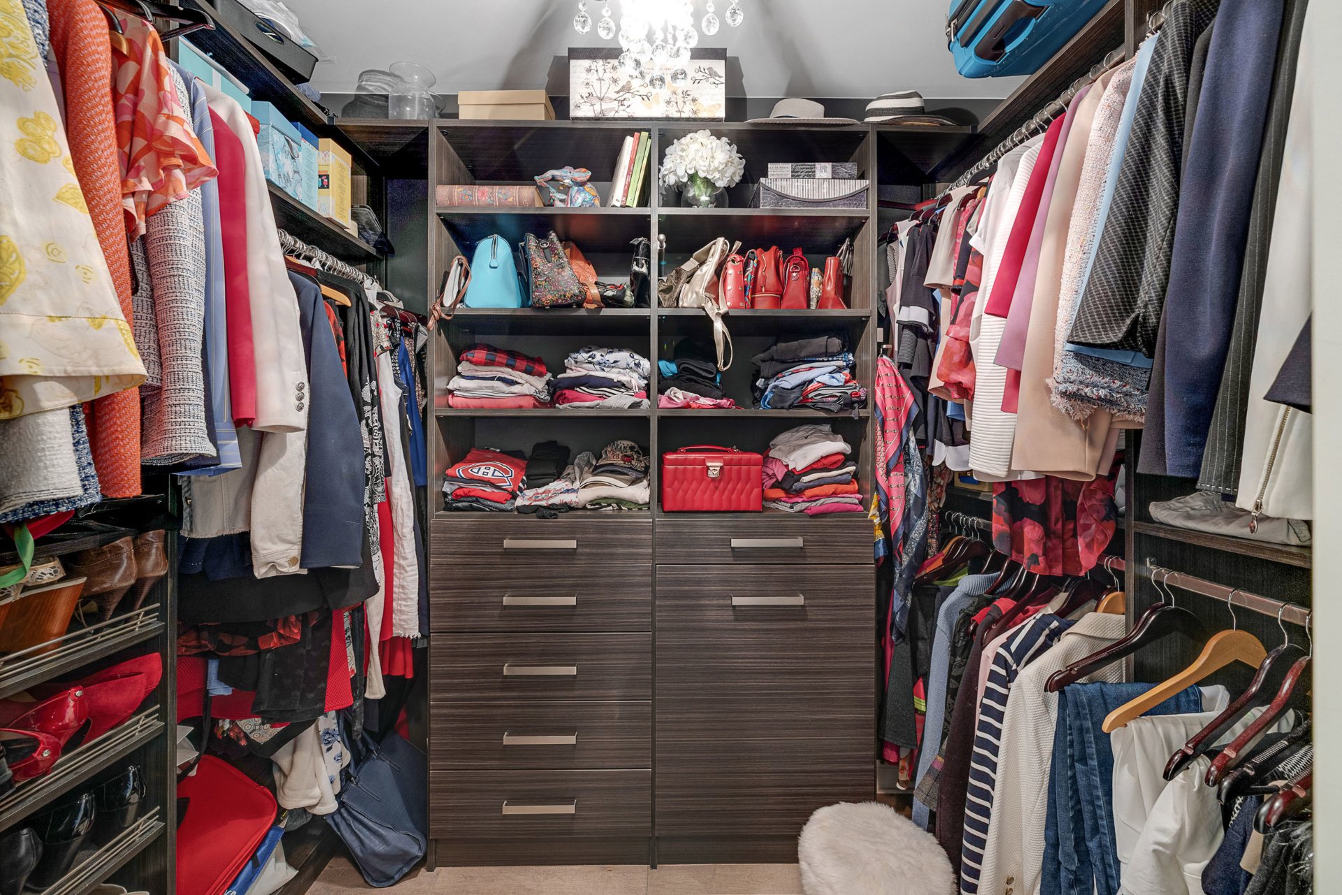 Walk-in closet
