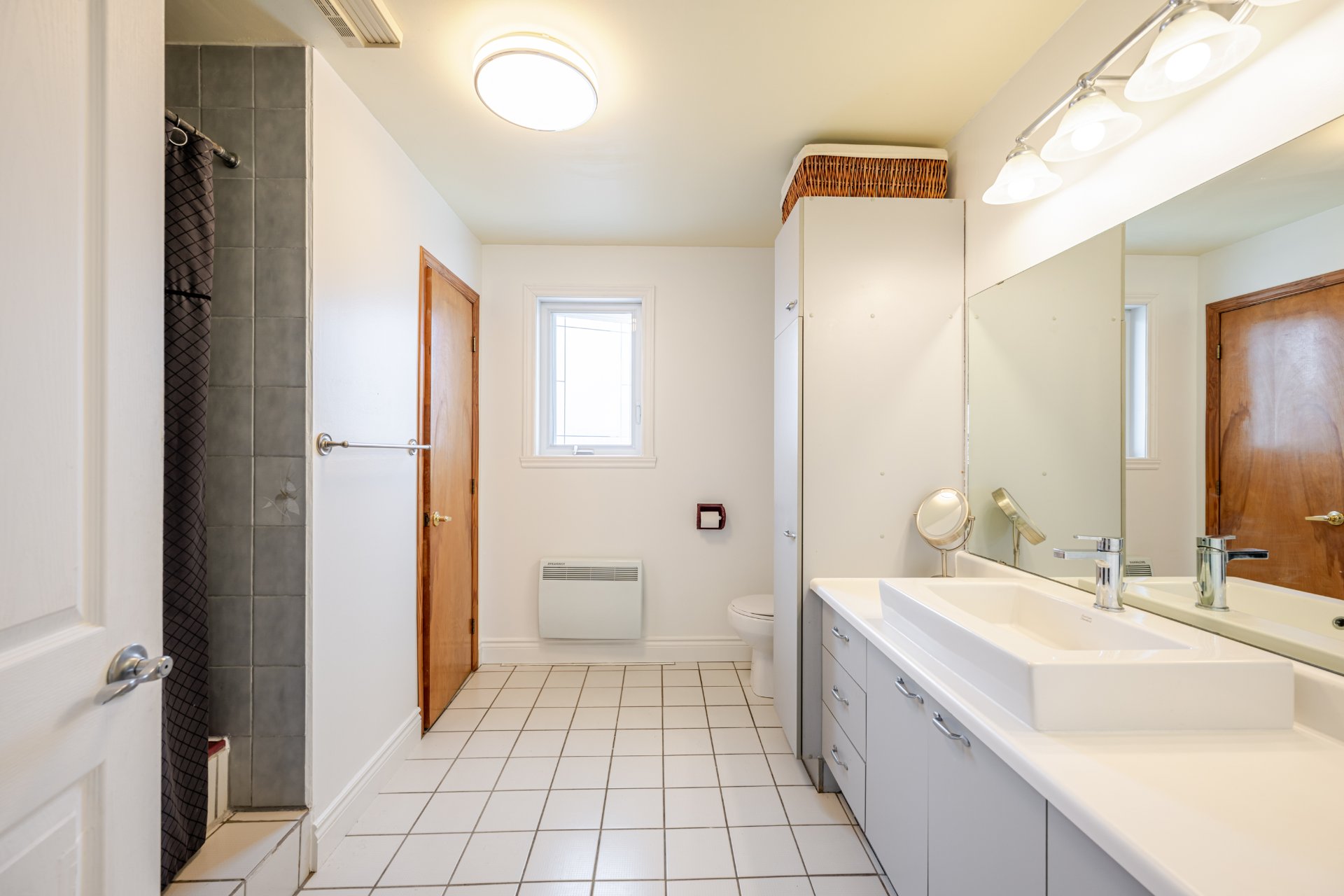 Ensuite bathroom